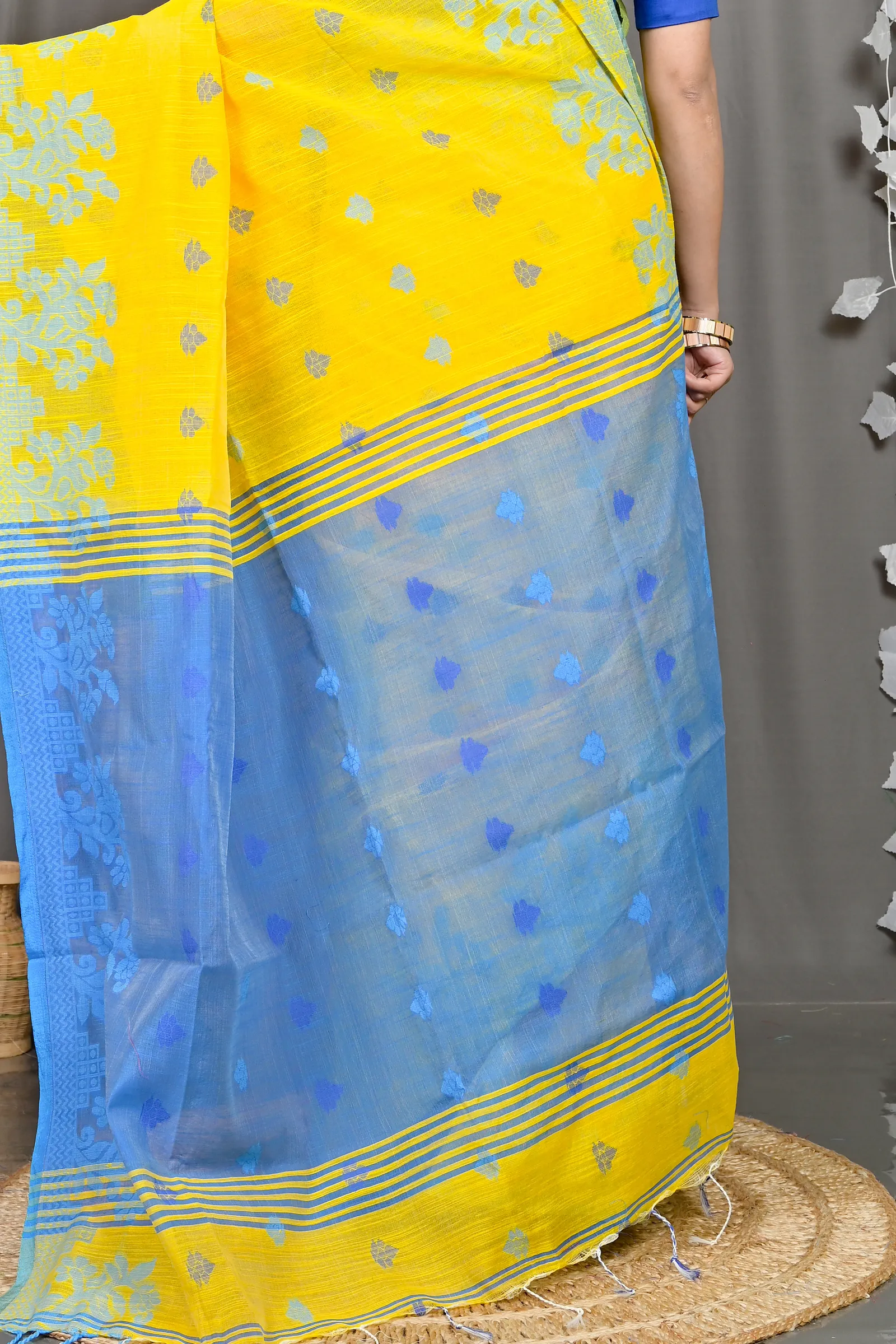 DipDiya Cotton Blended Yellow Blue Parup Handcrafted Elegance Handloom Sarees