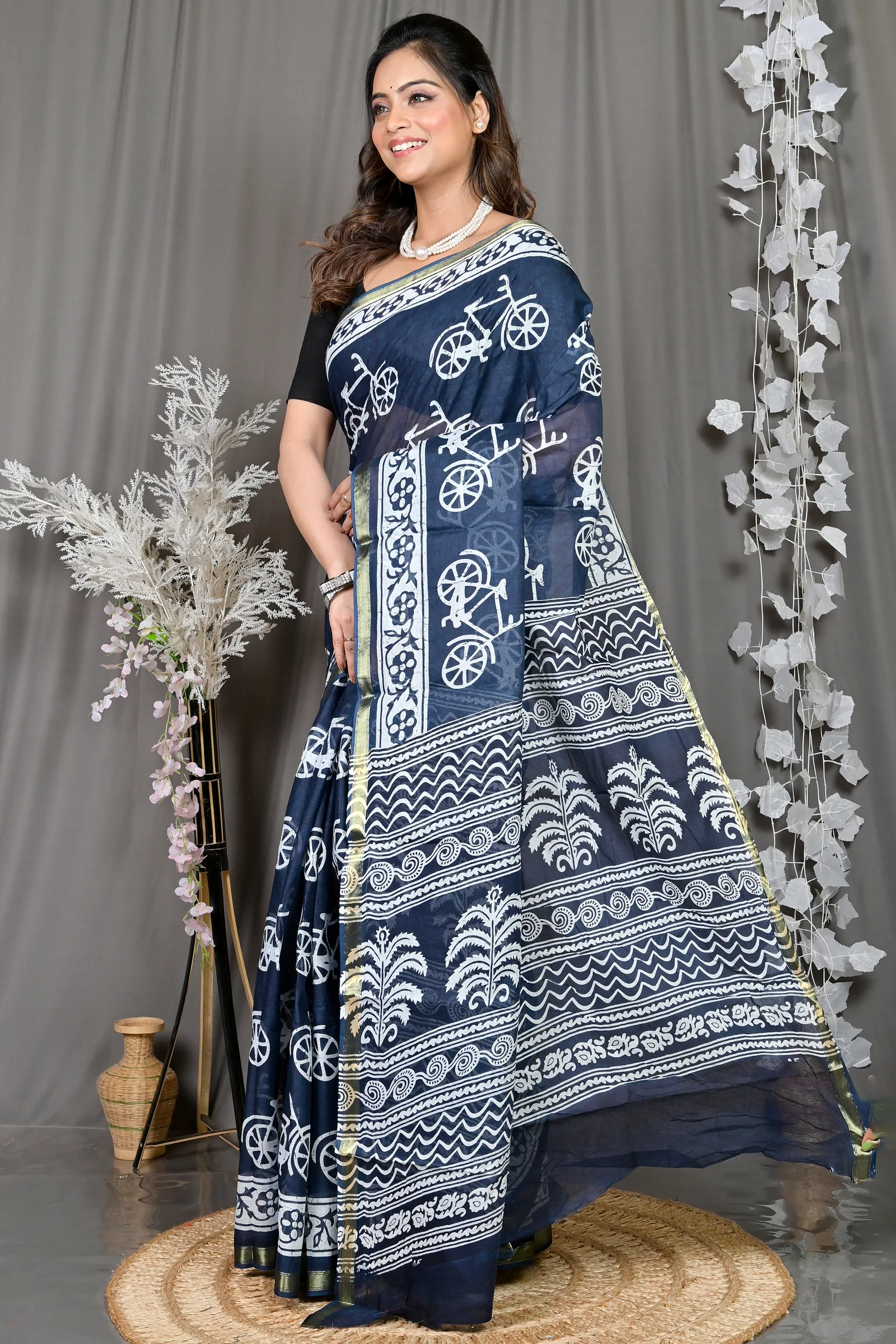 DipDiya Cotton Blue White Soumava Classic Bengali Printed Handloom Sarees