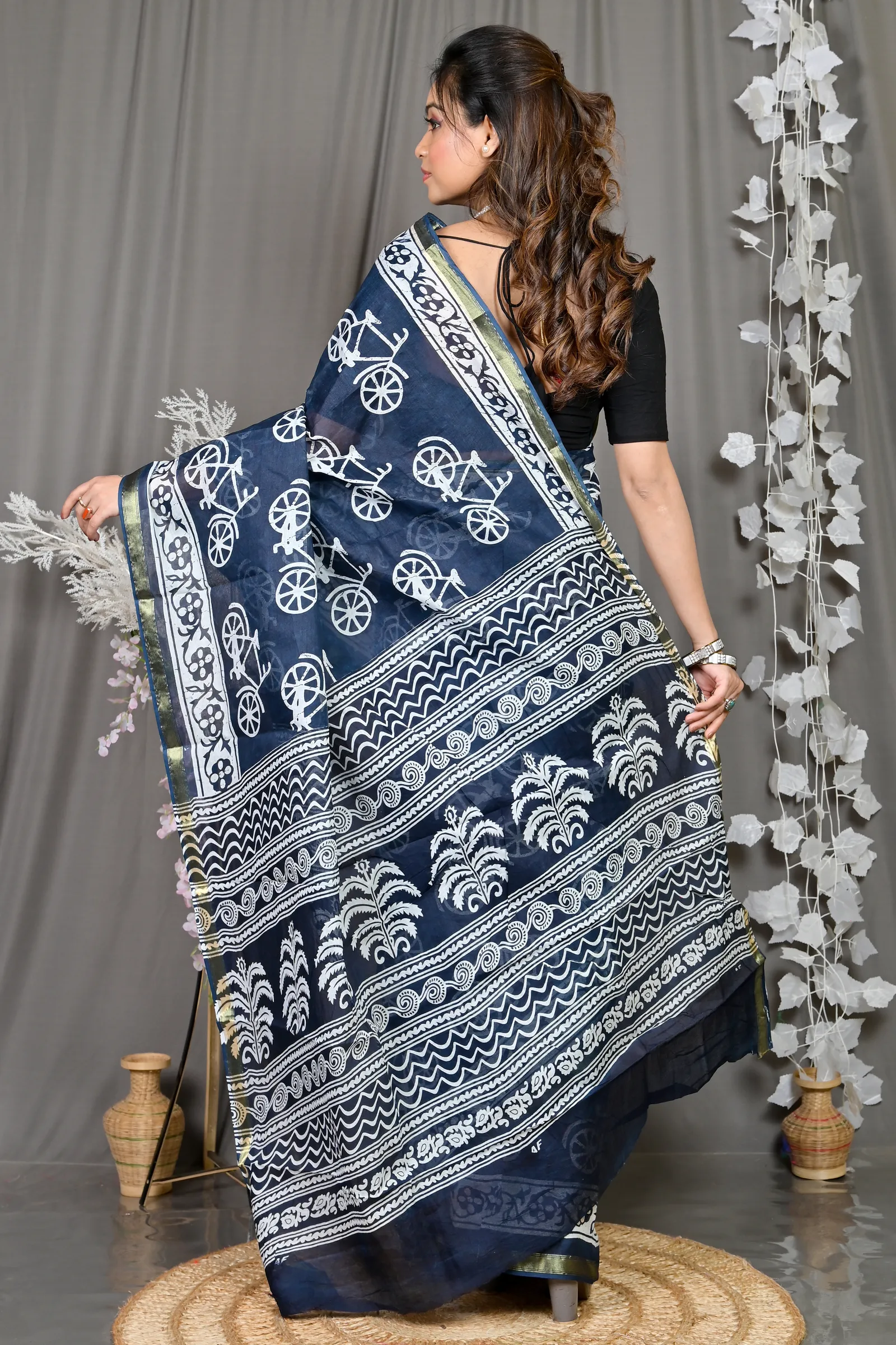 DipDiya Cotton Blue White Soumava Classic Bengali Printed Handloom Sarees
