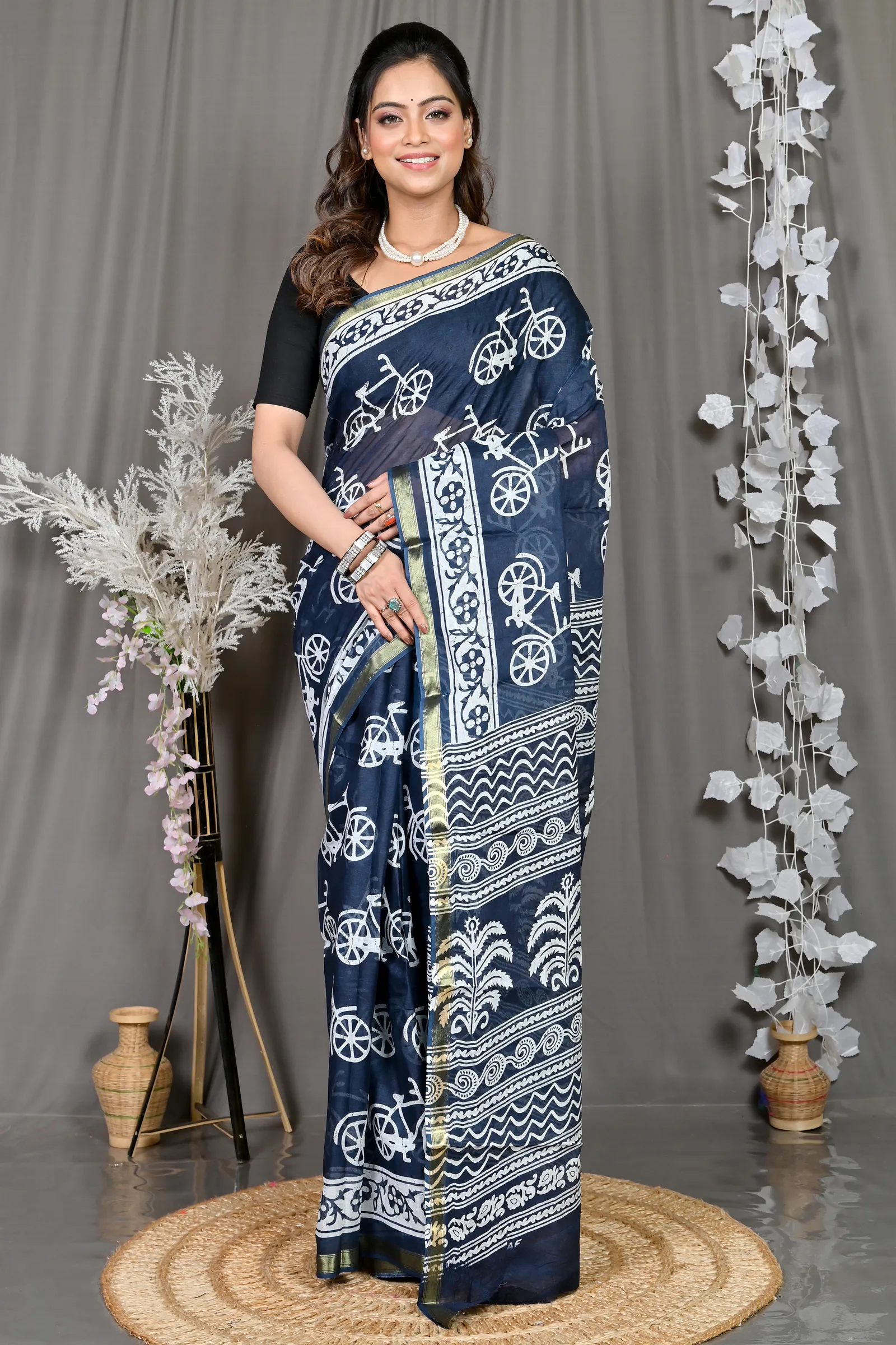DipDiya Cotton Blue White Soumava Classic Bengali Printed Handloom Sarees