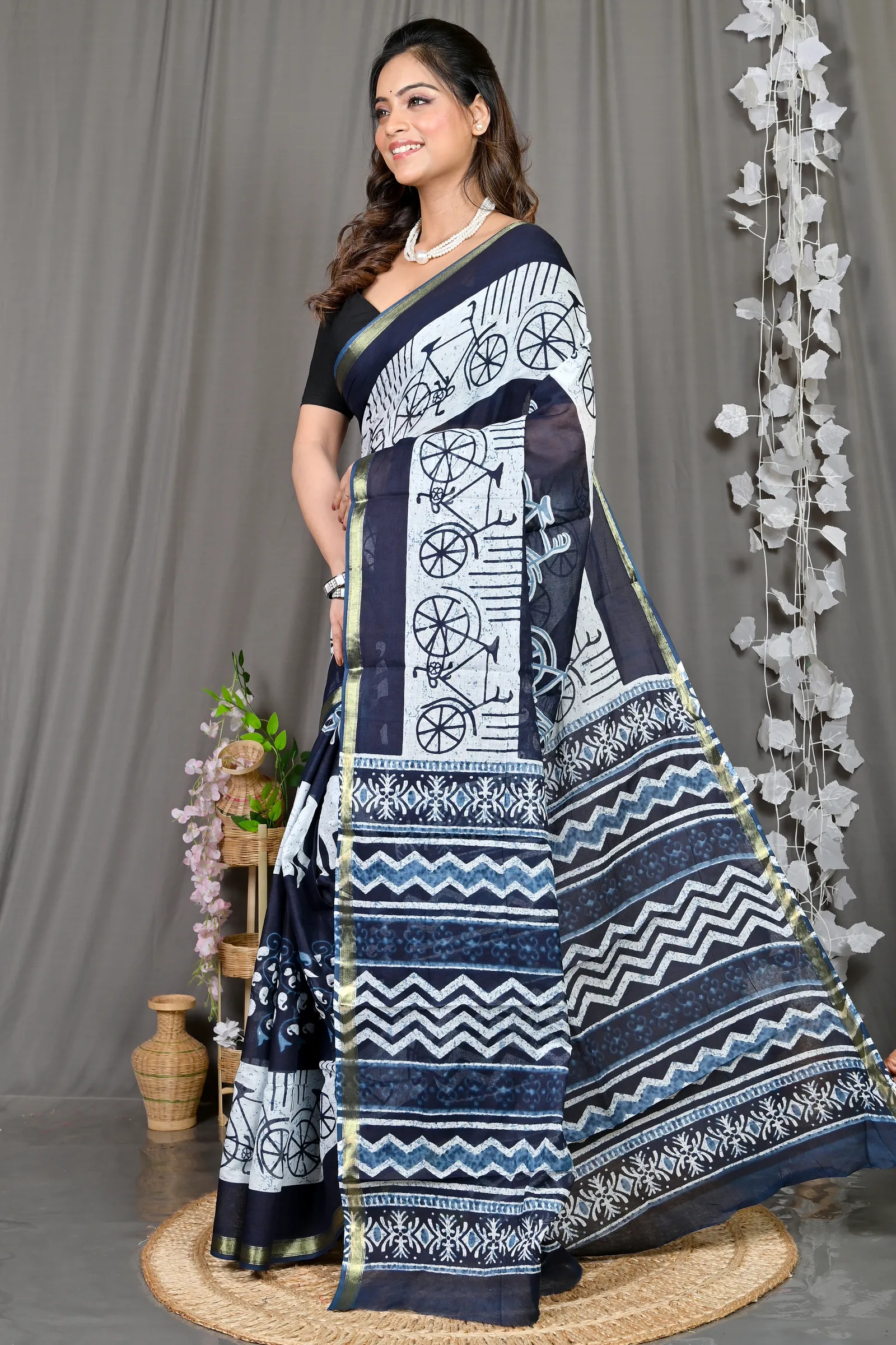 DipDiya Cotton Blue White Soumava Crafted by Artisans Printed Handloom Sarees