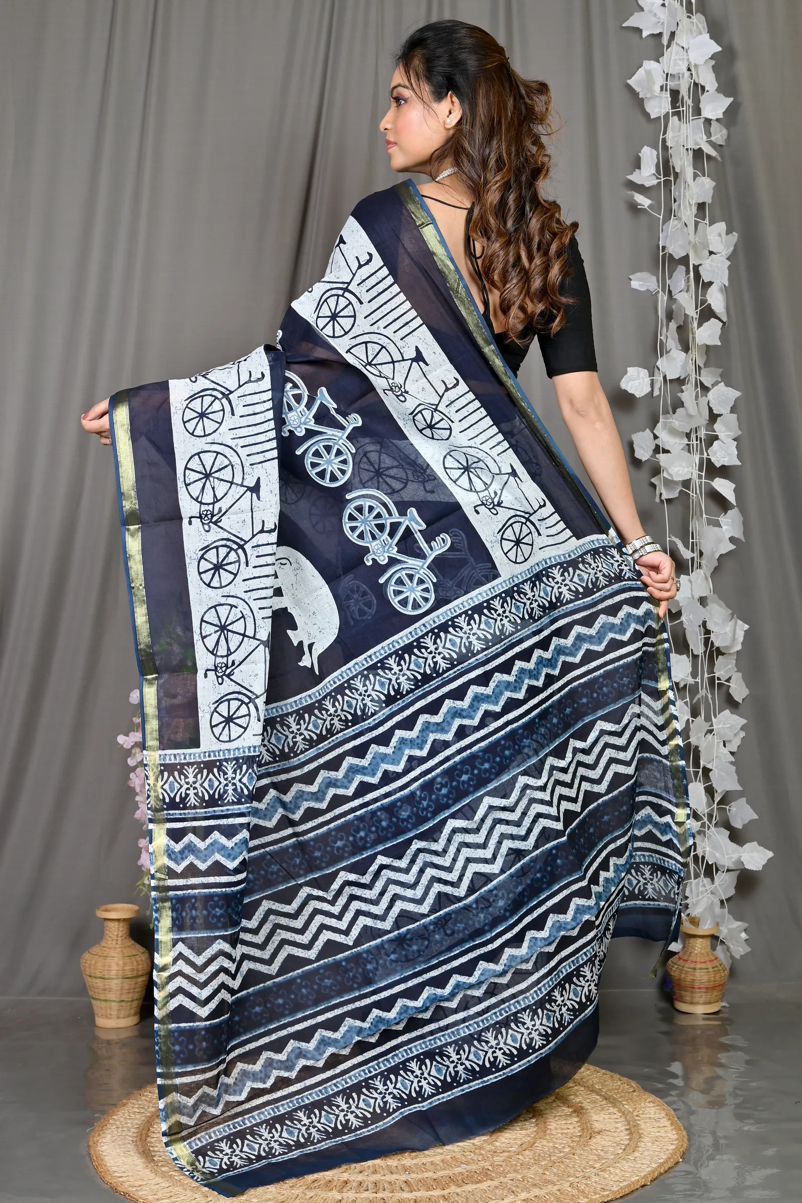 DipDiya Cotton Blue White Soumava Crafted by Artisans Printed Handloom Sarees