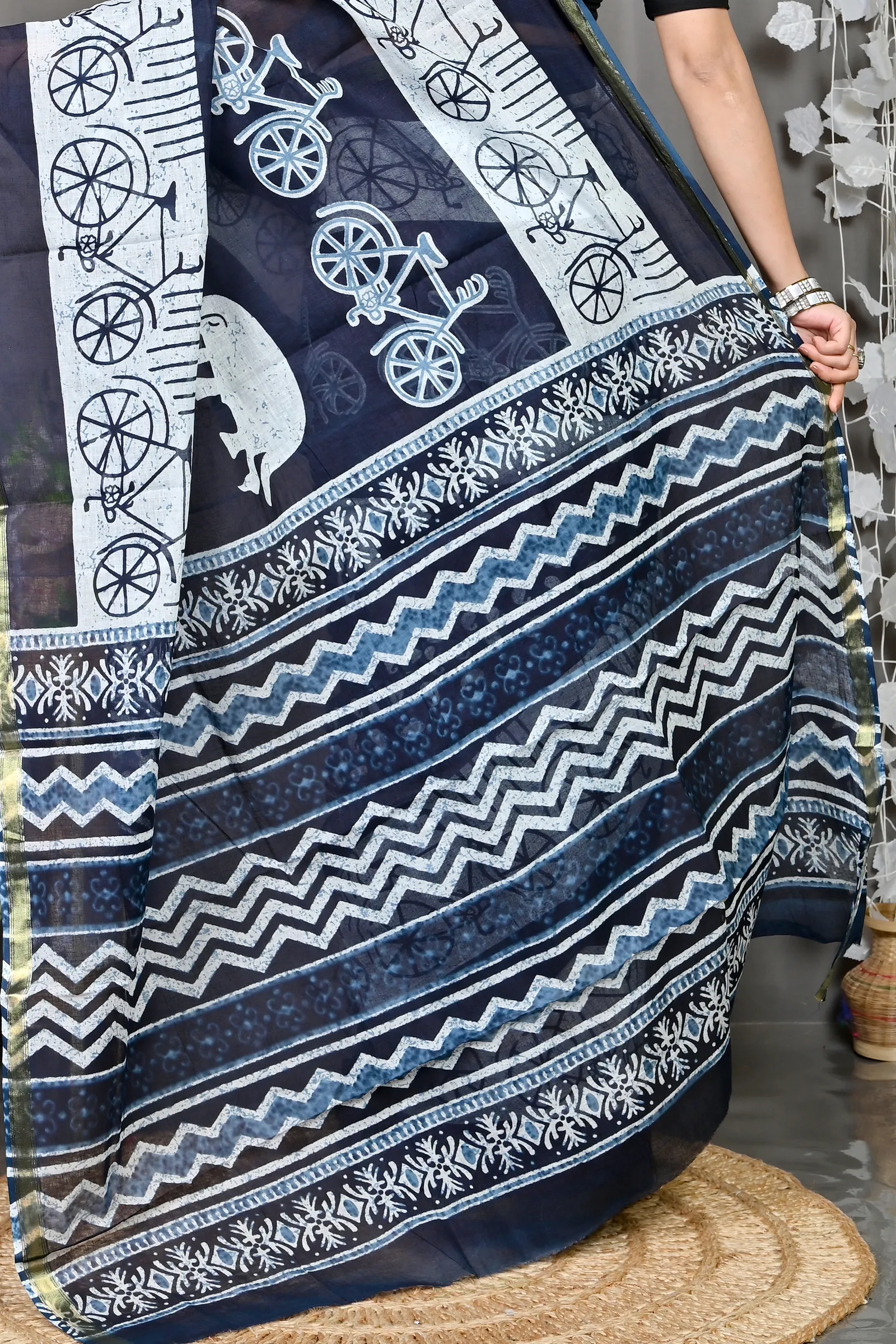 DipDiya Cotton Blue White Soumava Crafted by Artisans Printed Handloom Sarees