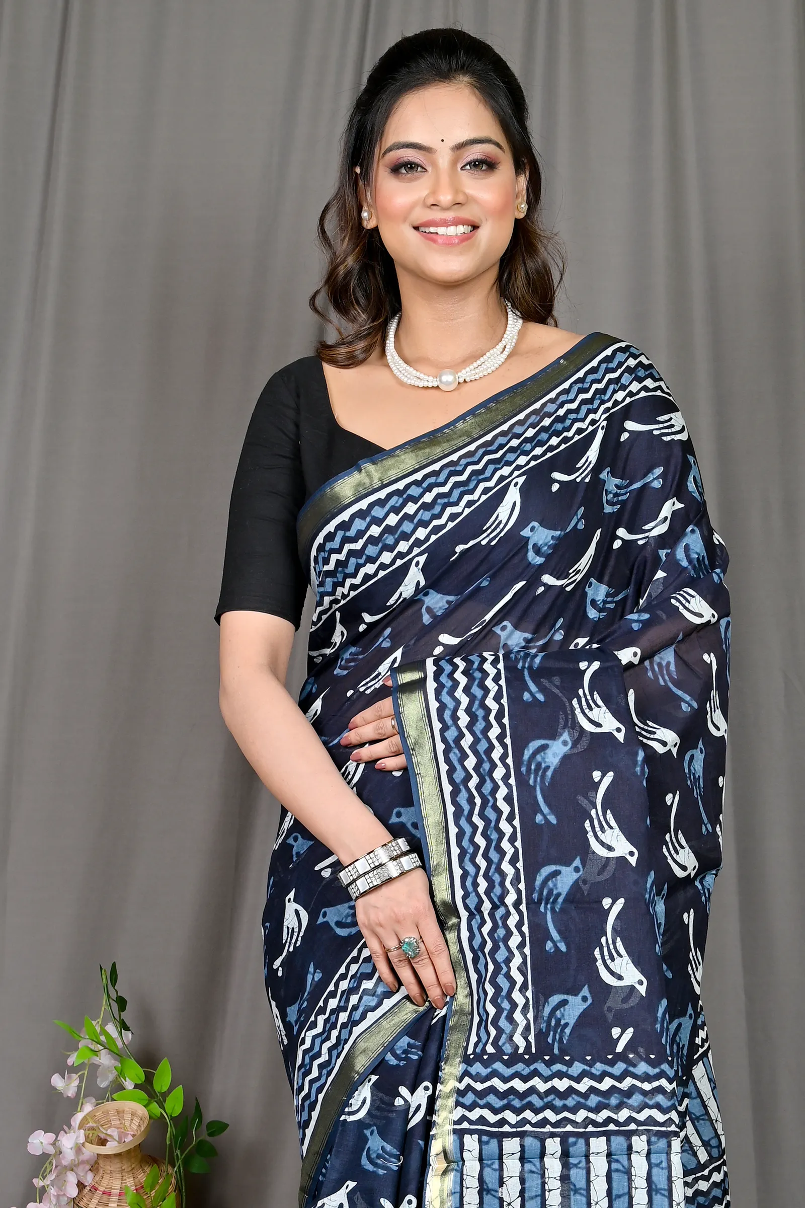 DipDiya Cotton Blue White Soumava Crafted in Bengal Printed Handloom Sarees