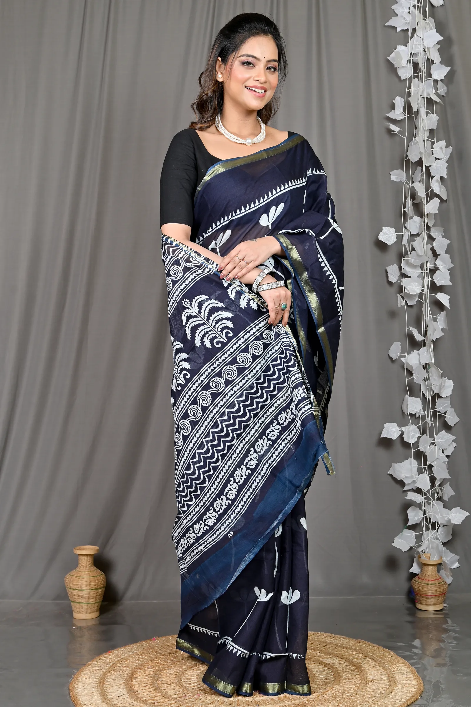 DipDiya Cotton Blue Whitre Soumava Classic Grace Printed Handloom Sarees