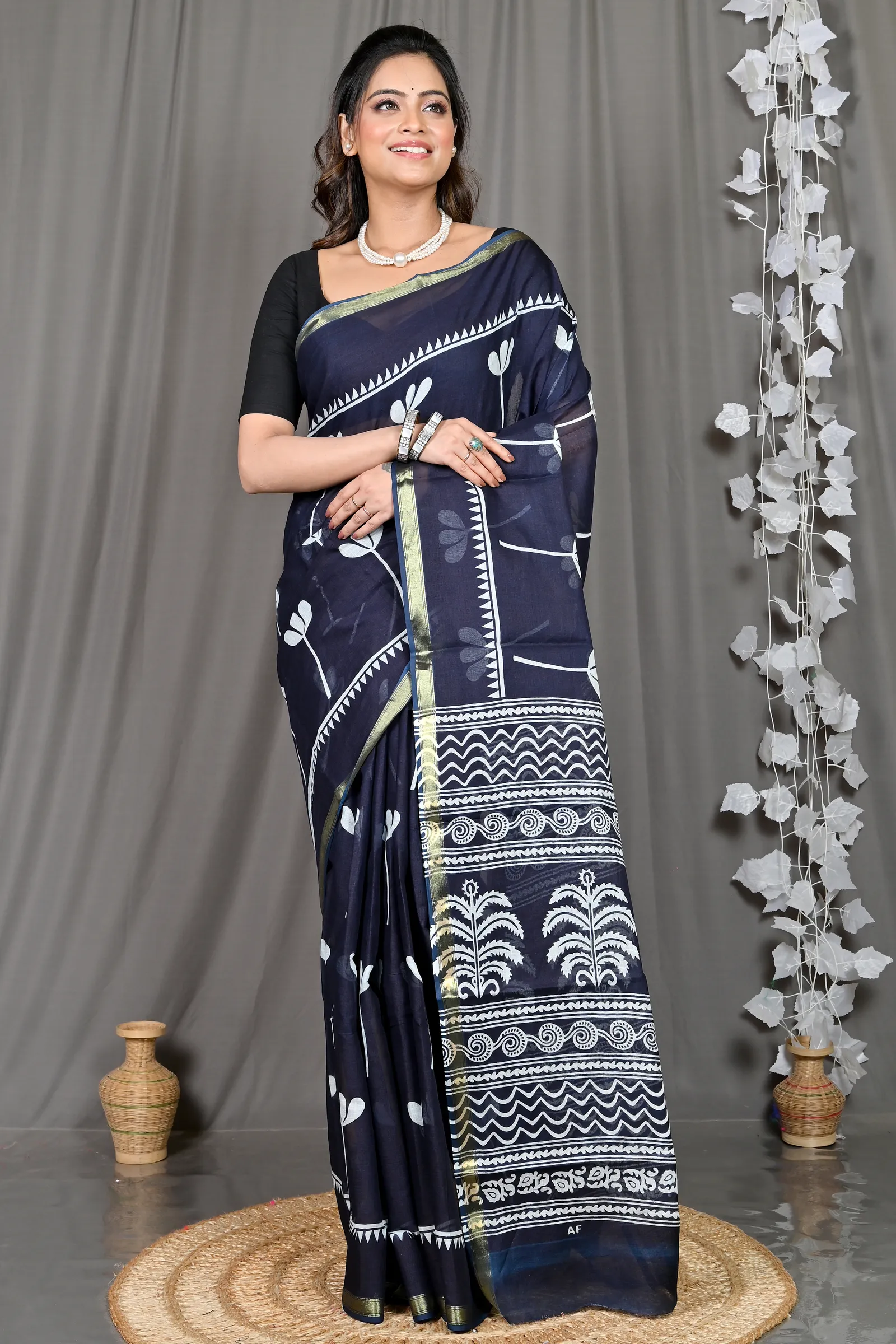 DipDiya Cotton Blue Whitre Soumava Classic Grace Printed Handloom Sarees