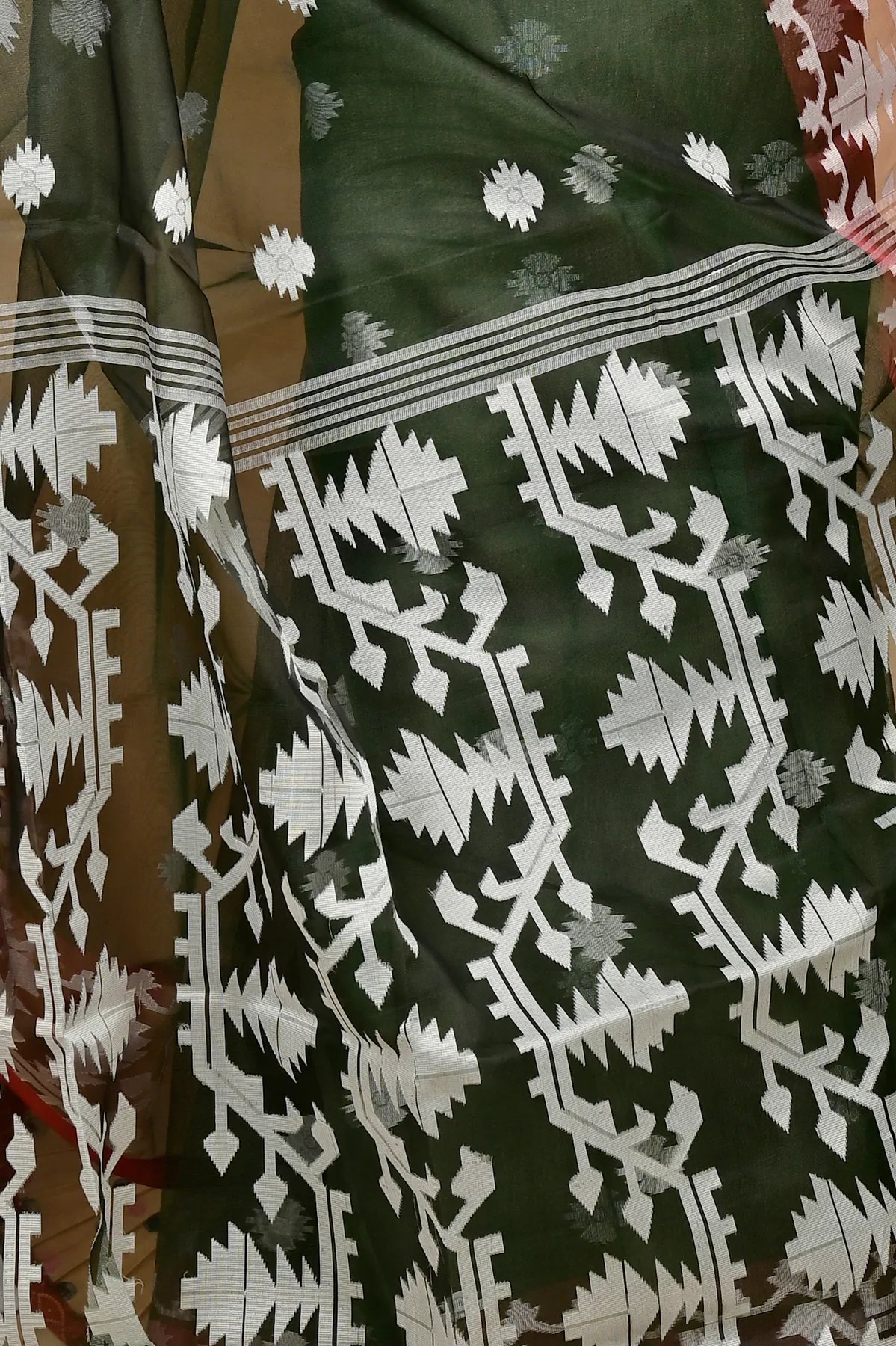 DipDiya Cotton Bottle Green Monimal Elegant by Tradition Muslin sarees