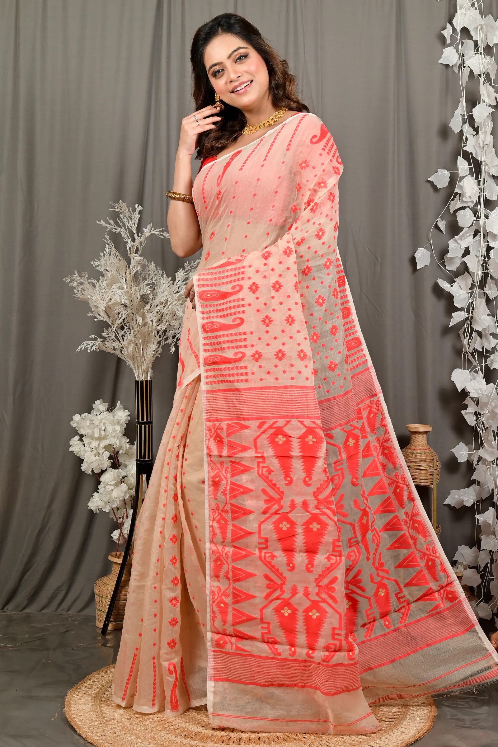DipDiya Cotton Cream Folai Essence of Bengal Jamdani Sarees