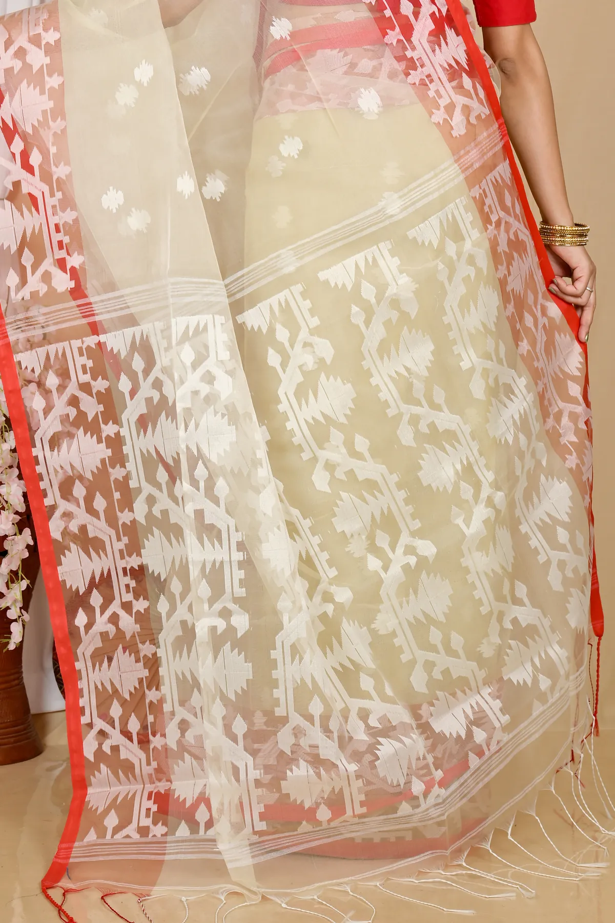 DipDiya Cotton Cream Monimal Effortless Tradition Muslin sarees