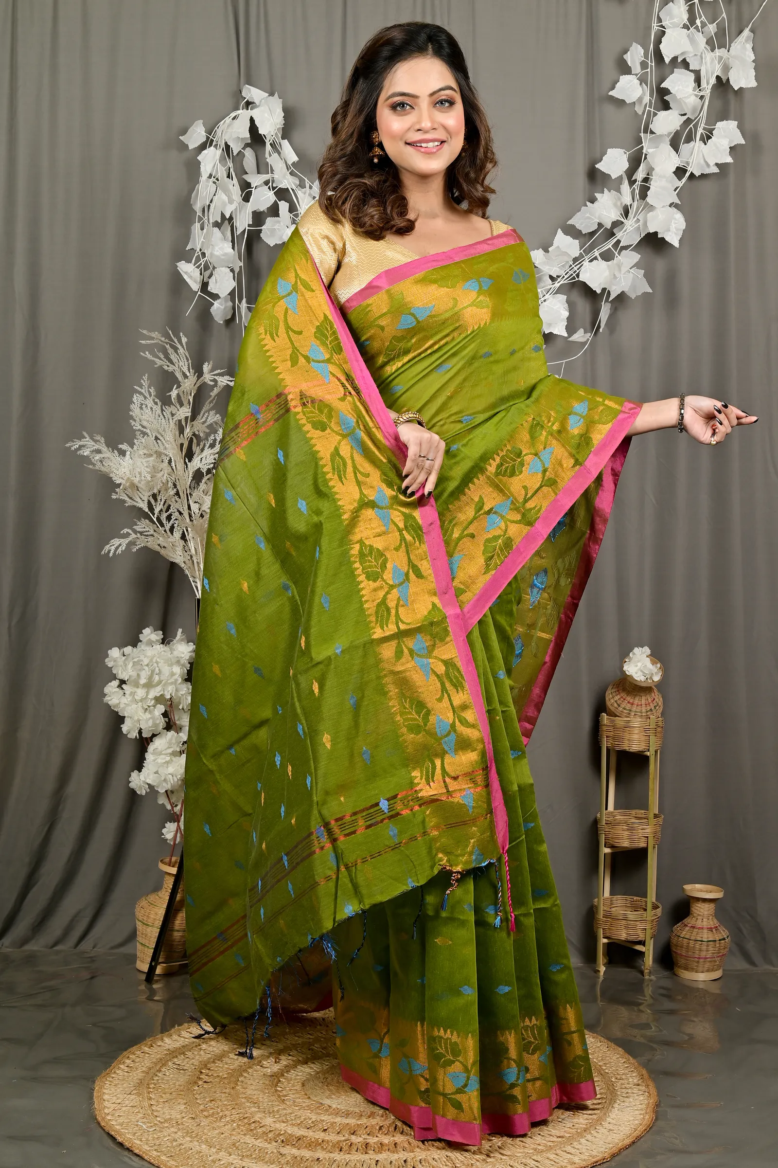 DipDiya Cotton Green Dipani Regal Bengali Handloom Sarees