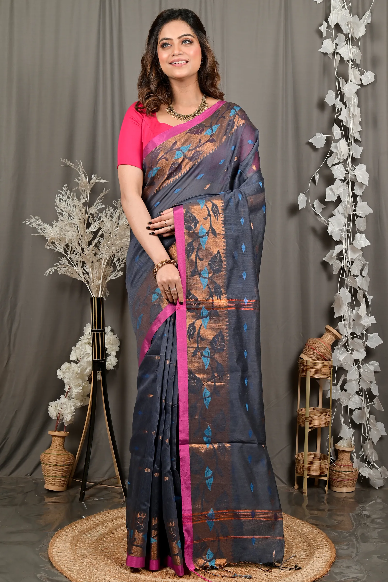DipDiya Cotton Grey Dipani Masterfully Woven Handloom Sarees