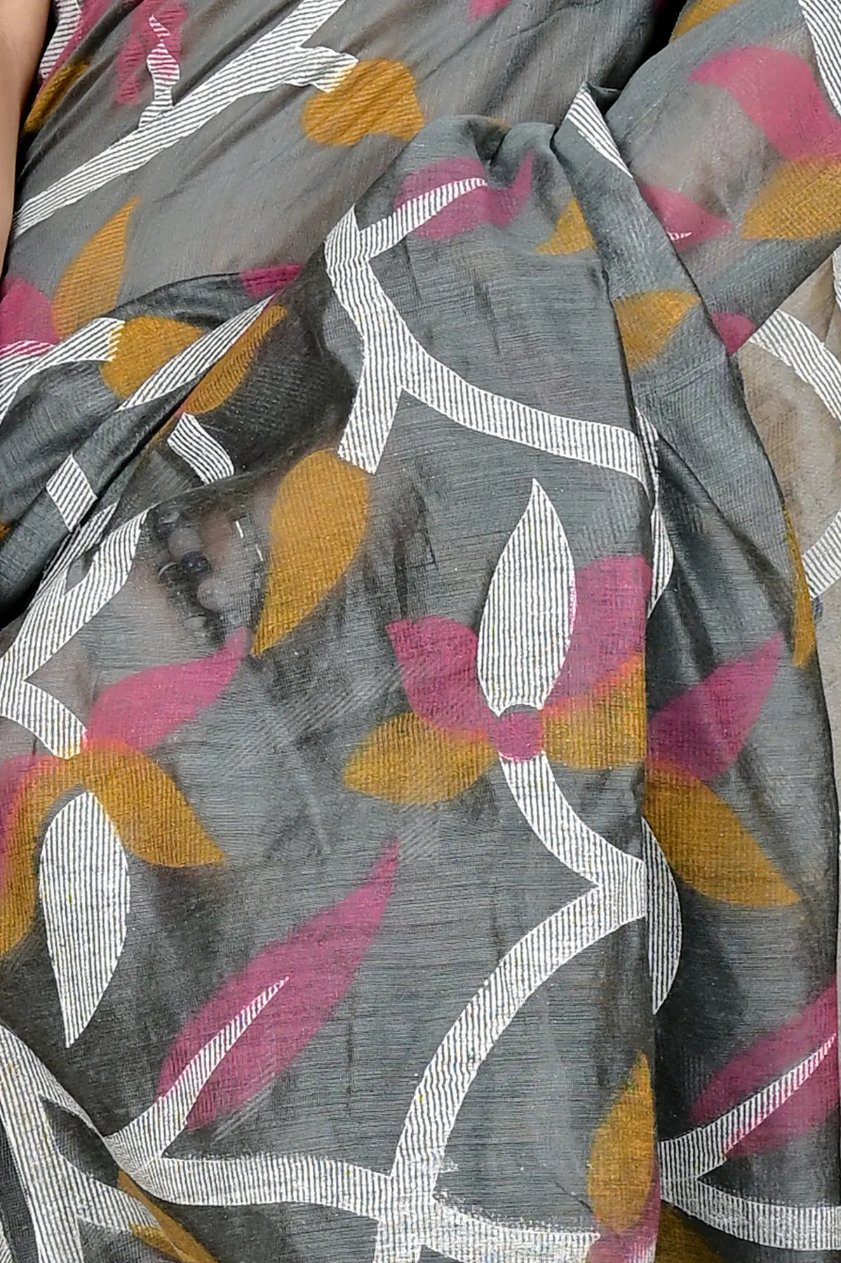 DipDiya Cotton Grey Naren Tradition in Every Thread Handloom Sarees