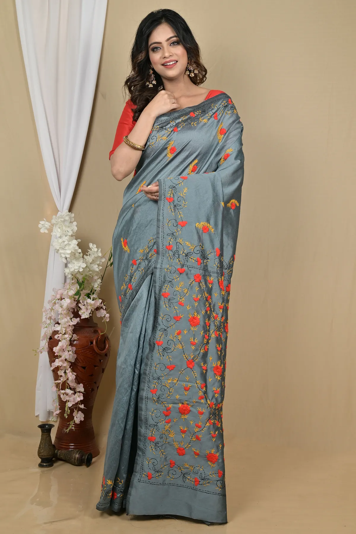 DipDiya Cotton Grey Piaja Tradition in Every Thread Kantha Stitch Sarees
