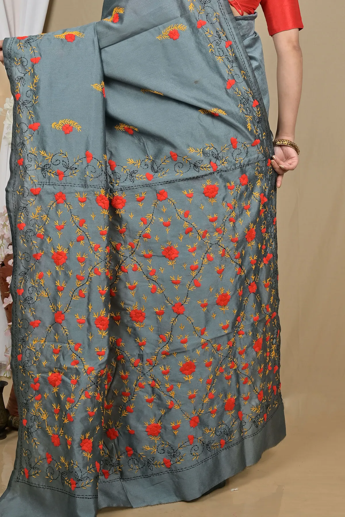 DipDiya Cotton Grey Piaja Tradition in Every Thread Kantha Stitch Sarees