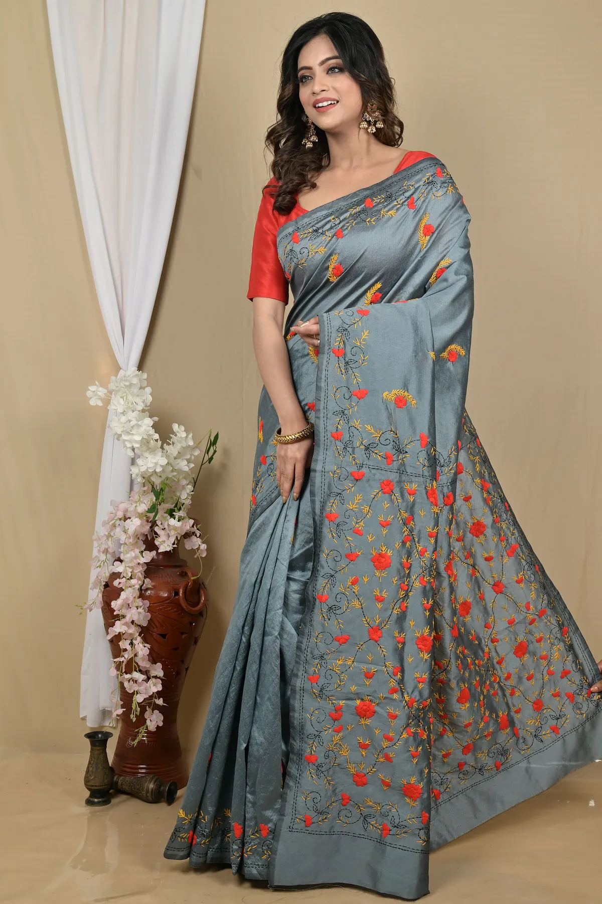 DipDiya Cotton Grey Piaja Tradition in Every Thread Kantha Stitch Sarees