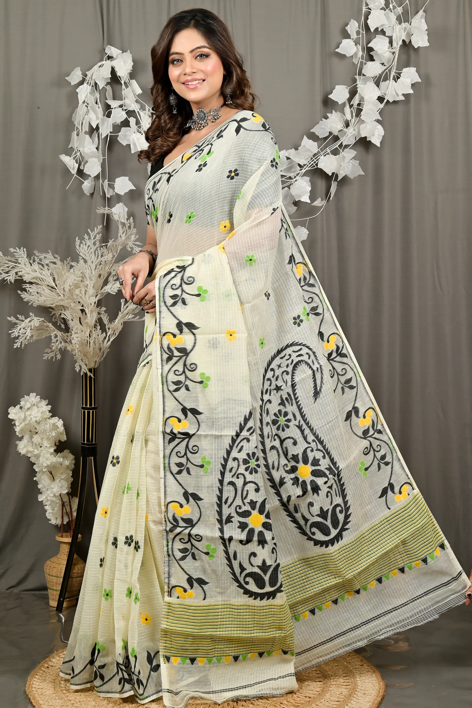 DipDiya Cotton Off white Black Fivani Bengal in Every Thread Jamdani Sarees