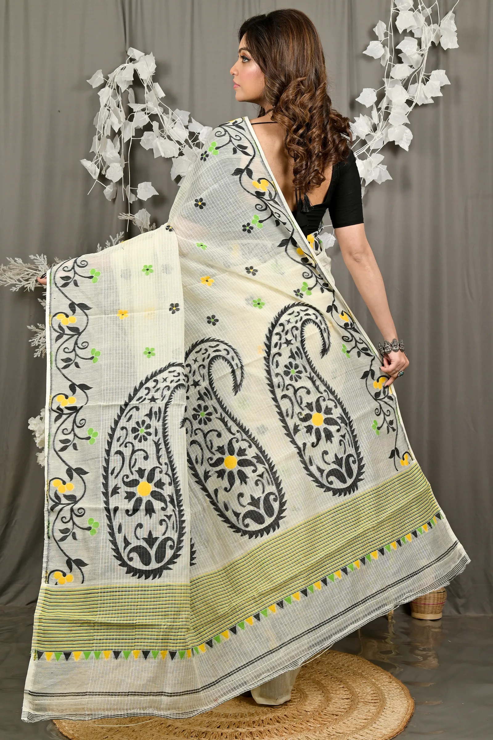 DipDiya Cotton Off white Black Fivani Bengal in Every Thread Jamdani Sarees