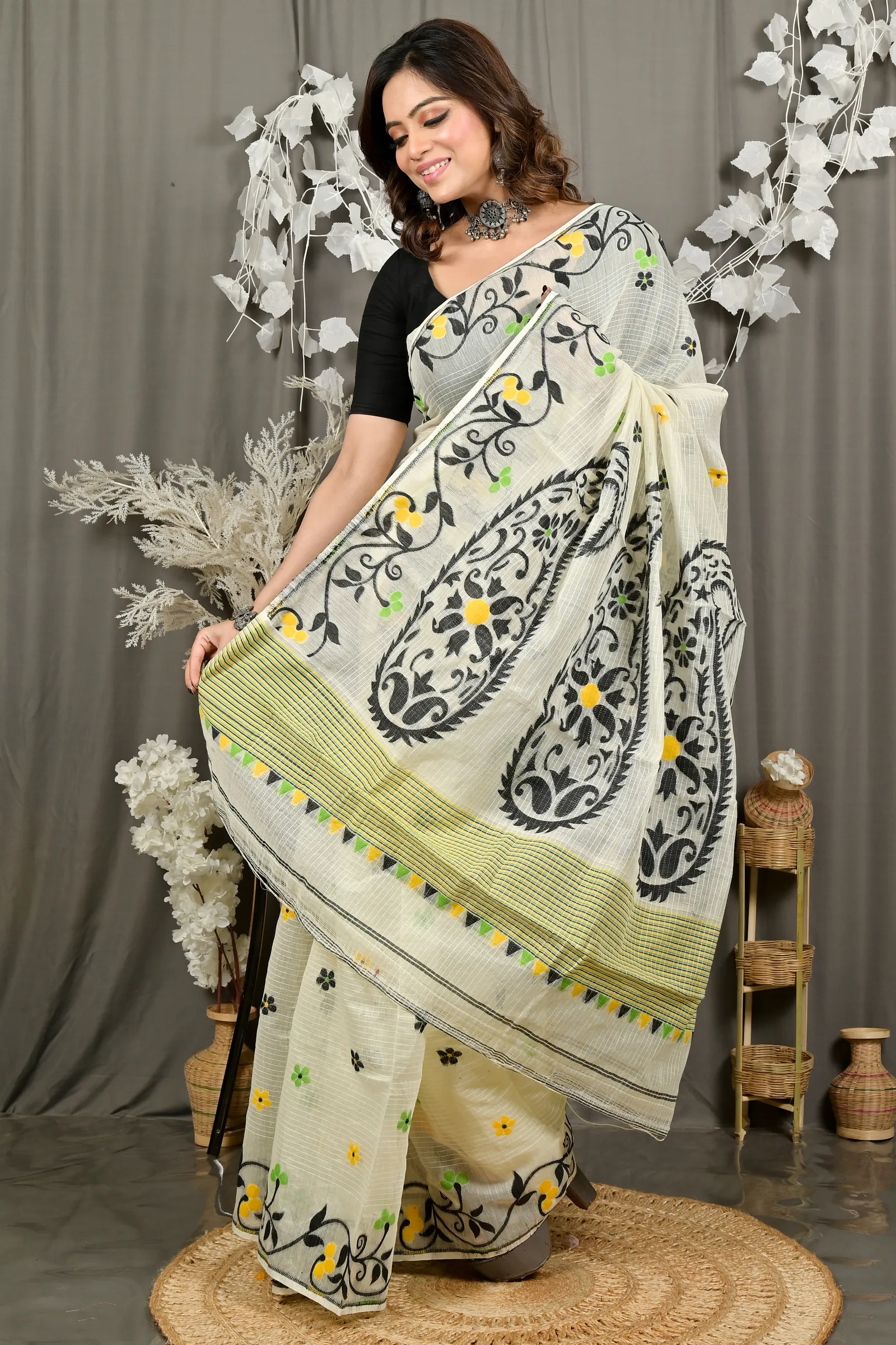 DipDiya Cotton Off white Black Fivani Bengal in Every Thread Jamdani Sarees