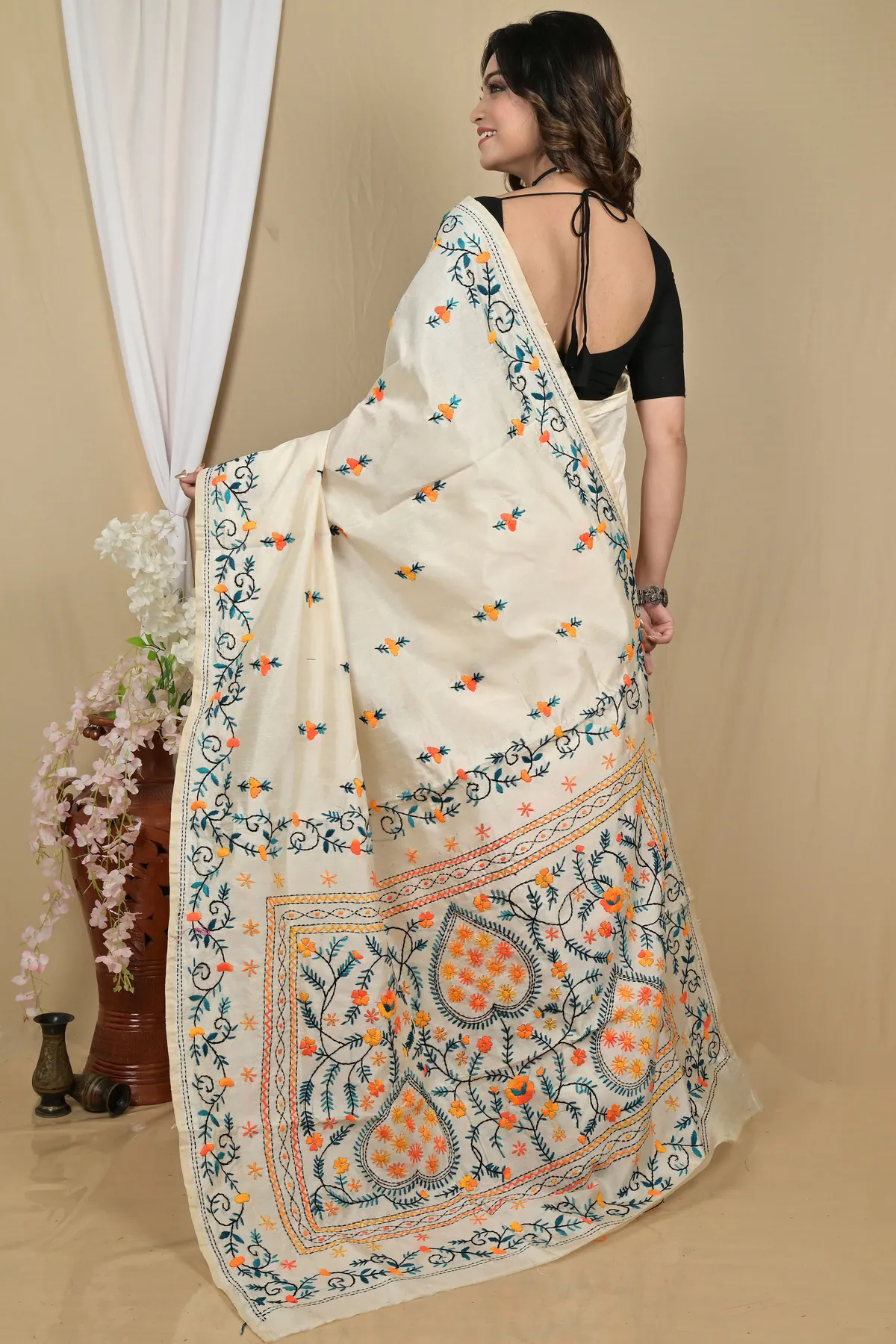 DipDiya Cotton Off-White Piaja Timeless Bengal Kantha Stitch Sarees