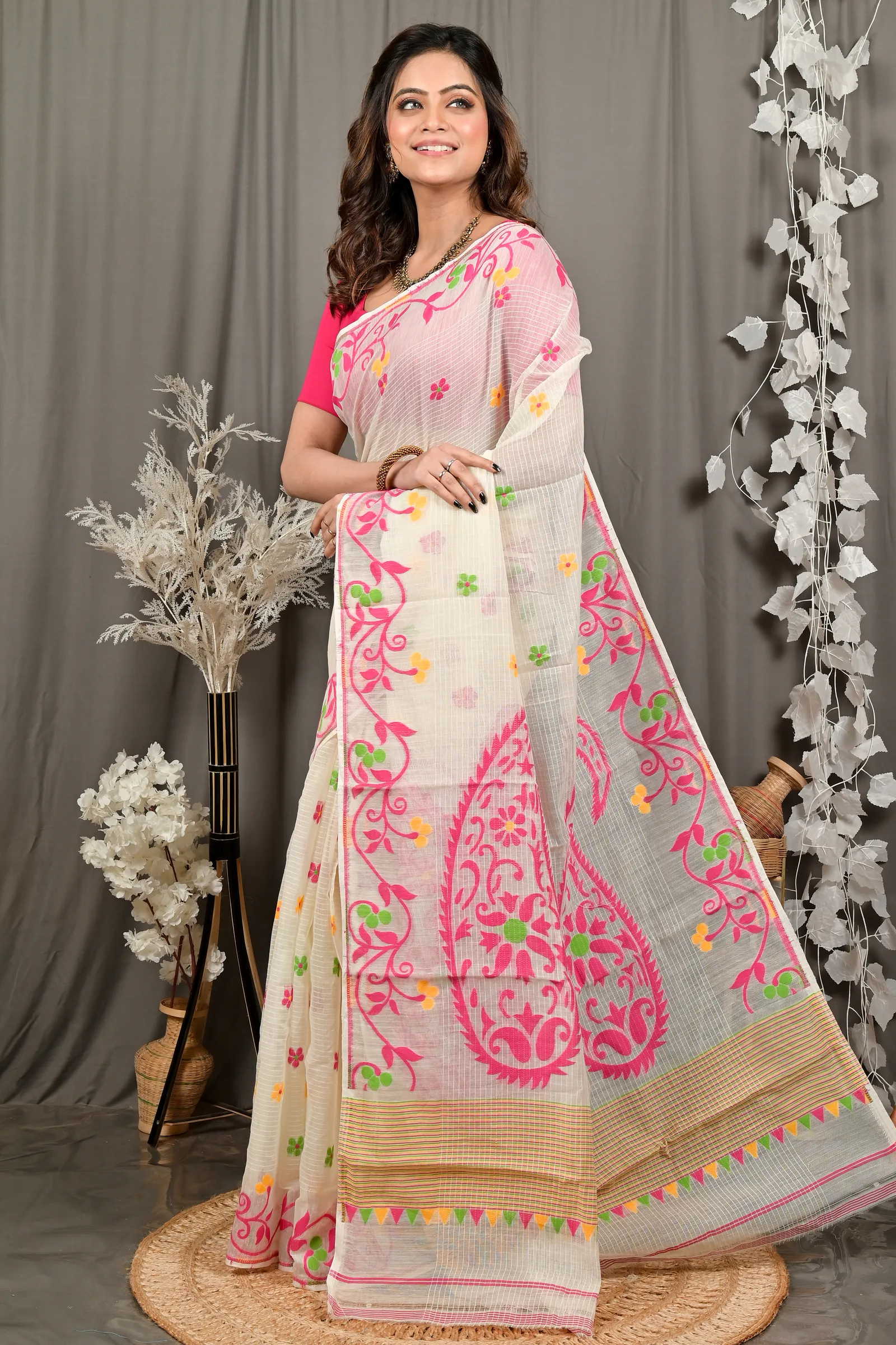 DipDiya Cotton Off White Pink Fivani Classic Bengali Jamdani Sarees