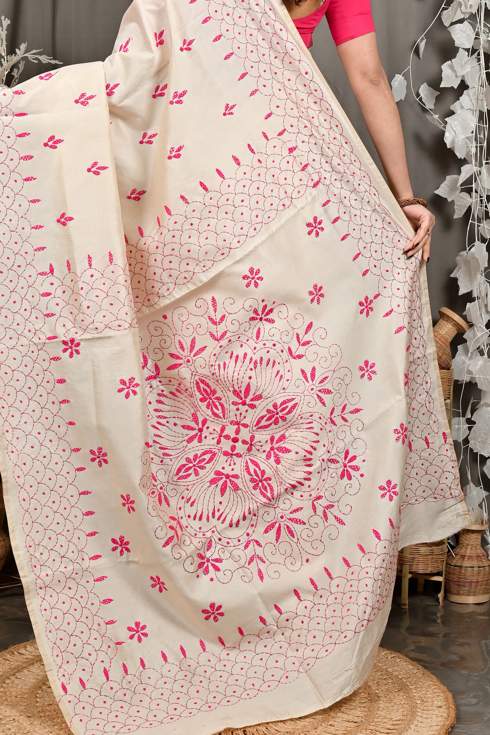 DipDiya Cotton Off White Pink Varitikath Traditional Bengali Kantha Stitch Sarees