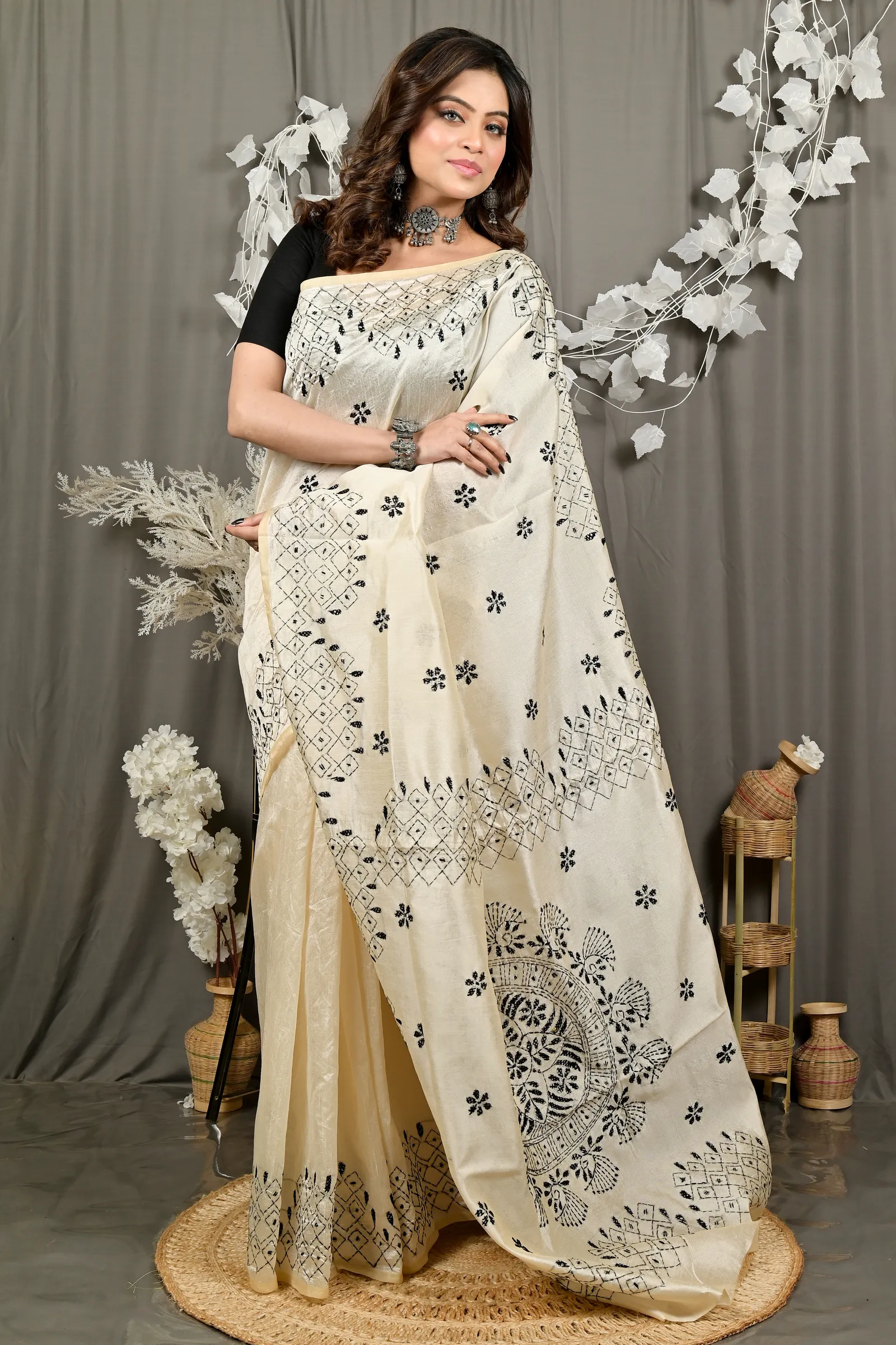 DipDiya Cotton Off White Varitikath Woven by Hand Kantha Stitch Sarees