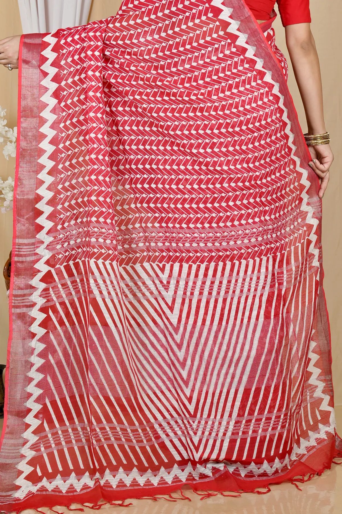 DipDiya Cotton Red Sebai Bengal’s Tradition Batik Print Sarees