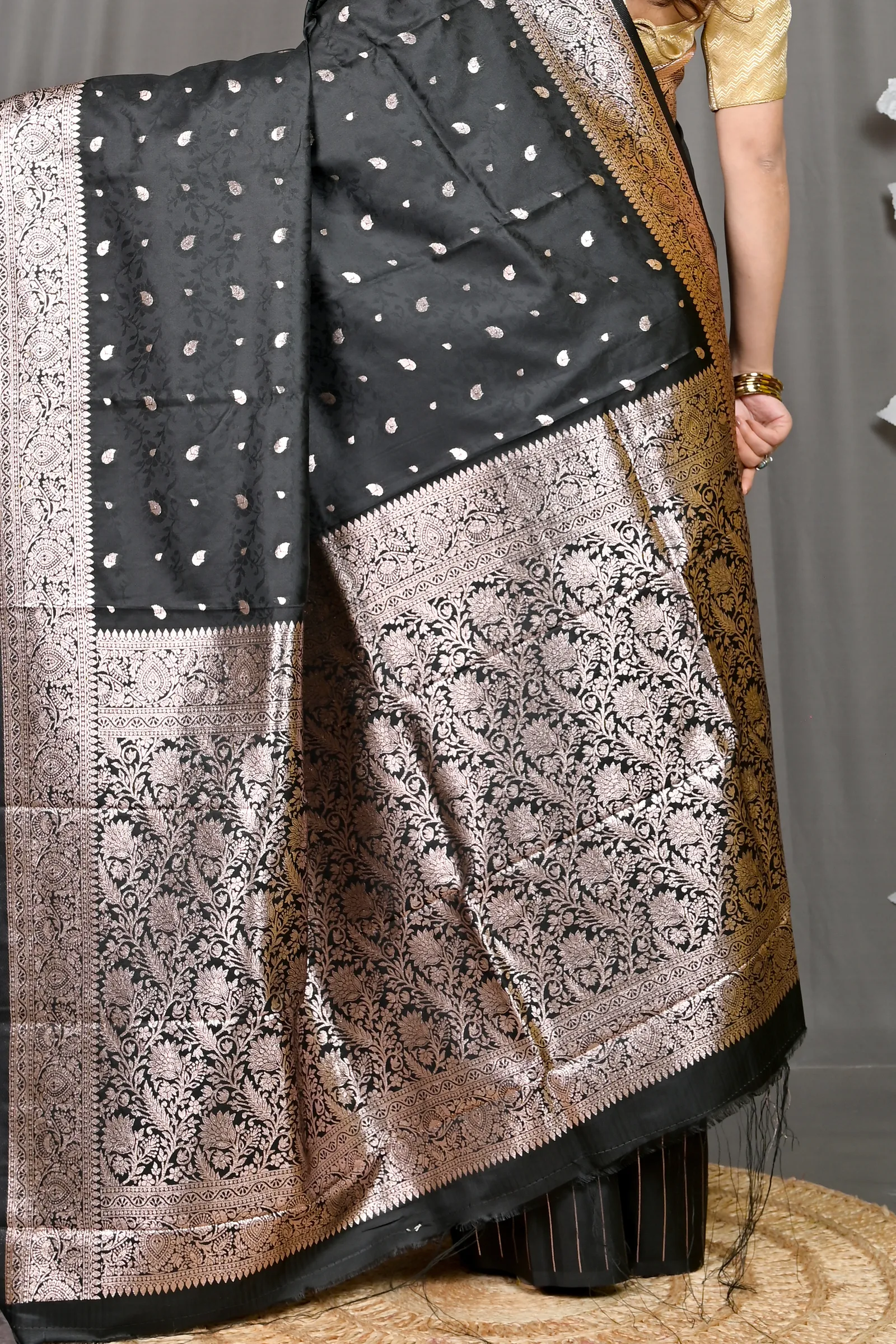 DipDiya Cotton Silk Black Parova Classic Bengali Tanchui Sarees