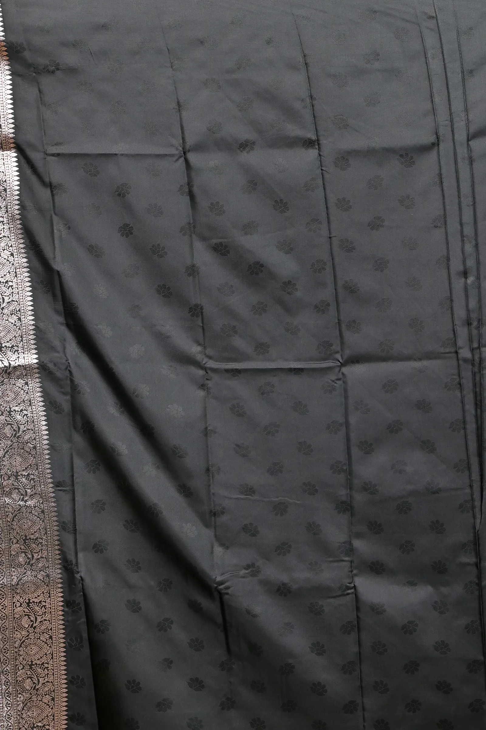 DipDiya Cotton Silk Black Parova Classic Bengali Tanchui Sarees