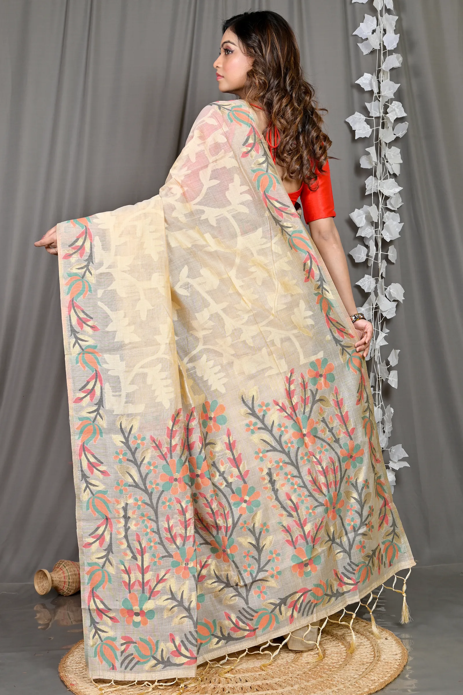 DipDiya Cotton Silk Cream Parmix Crafted in Bengal Handloom Sarees
