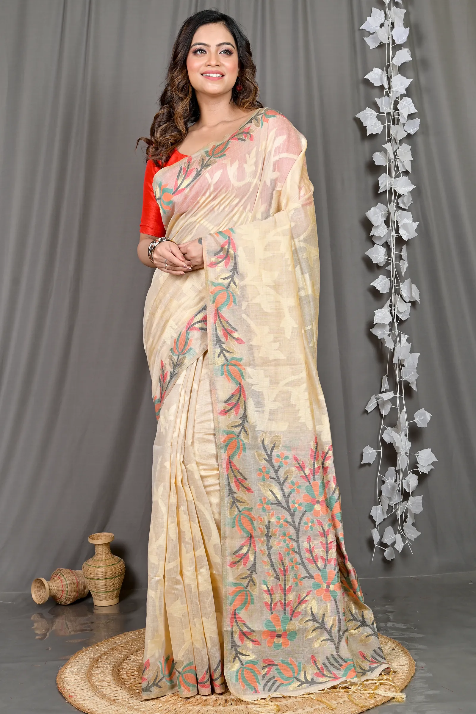 DipDiya Cotton Silk Cream Parmix Crafted in Bengal Handloom Sarees