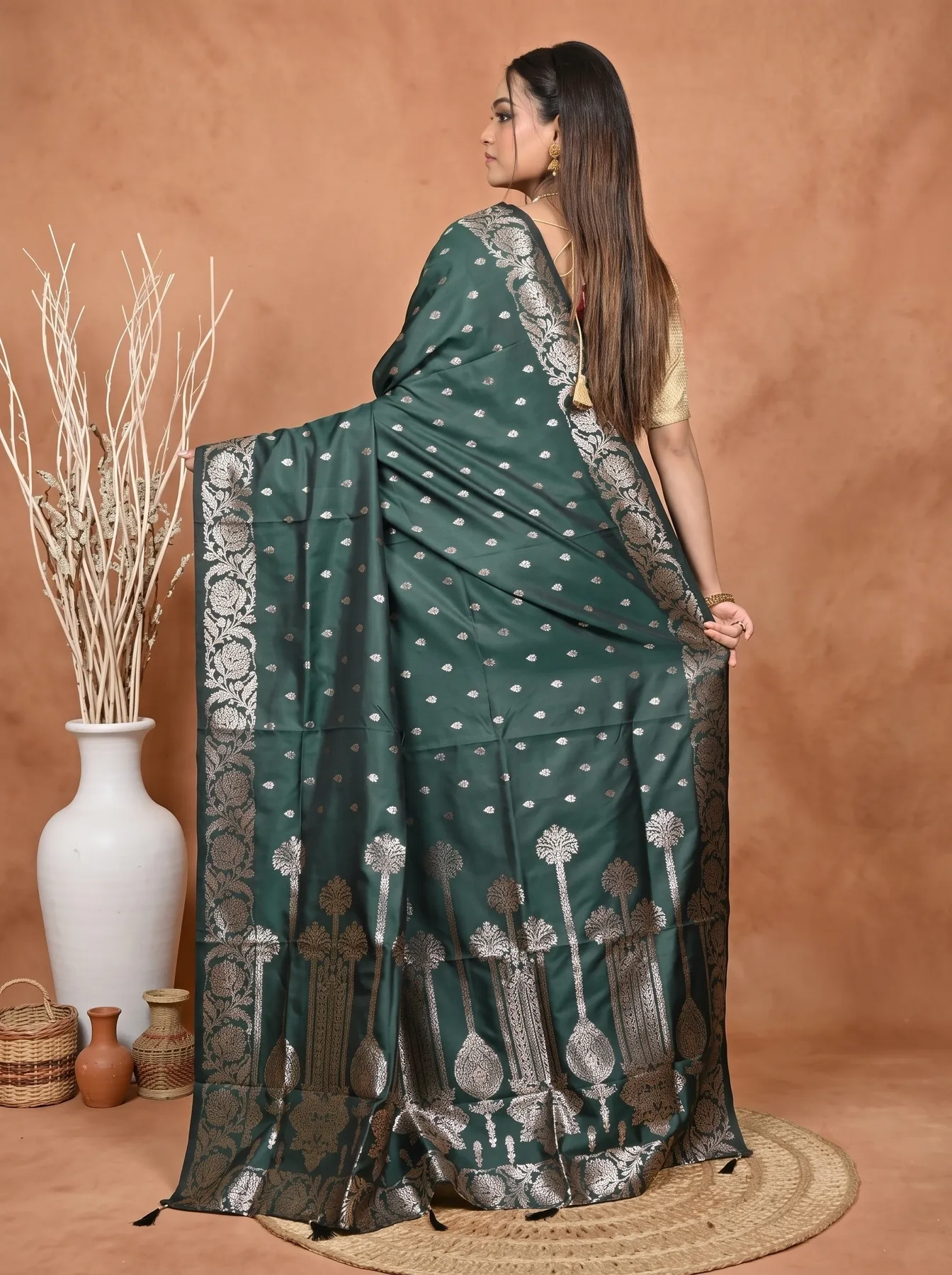 DipDiya Cotton Silk Dark Green Samina Heritage of Bengali Tanchui Sarees