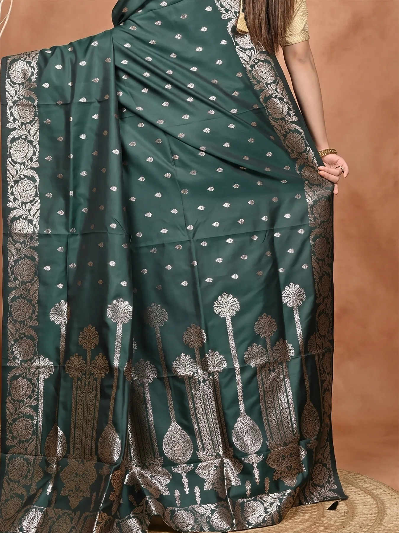 DipDiya Cotton Silk Dark Green Samina Heritage of Bengali Tanchui Sarees