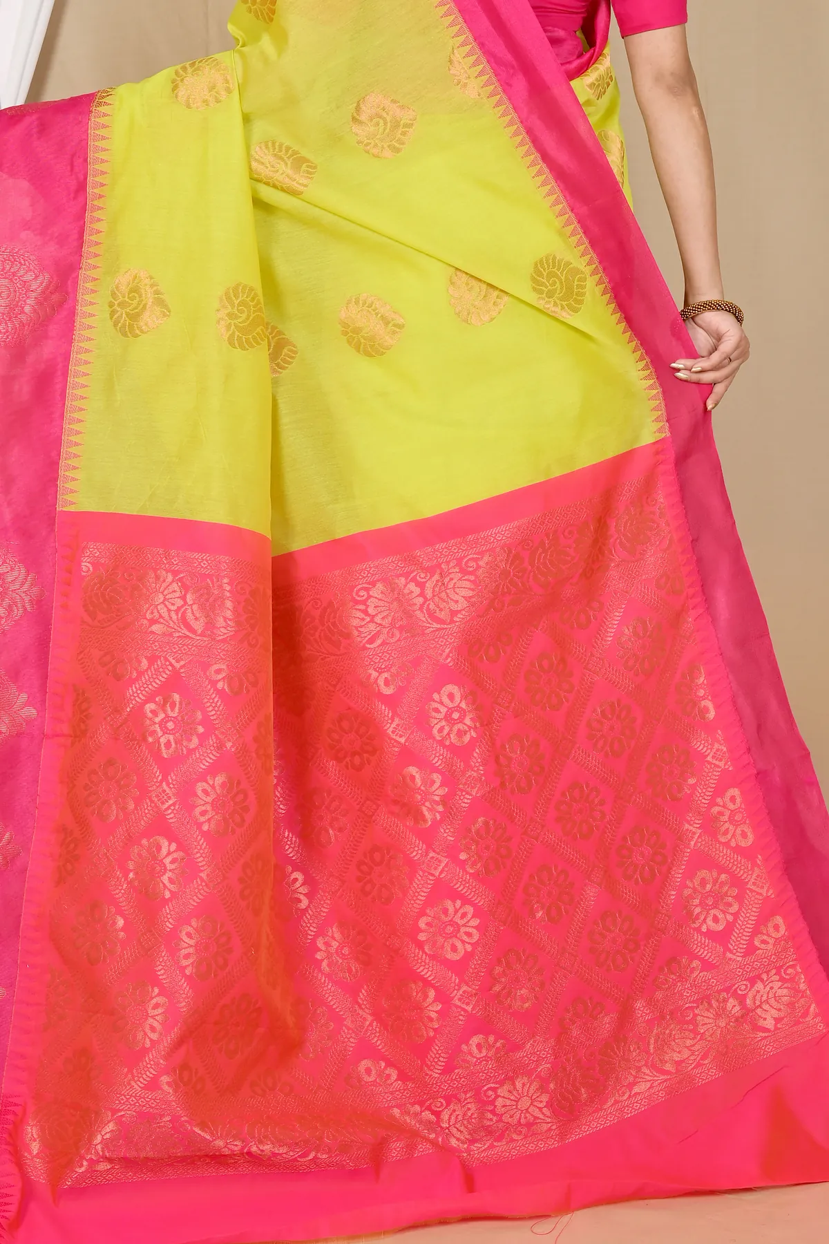 DipDiya Cotton Silk Green Purple Kakin Effortless Tradition Handloom Sarees