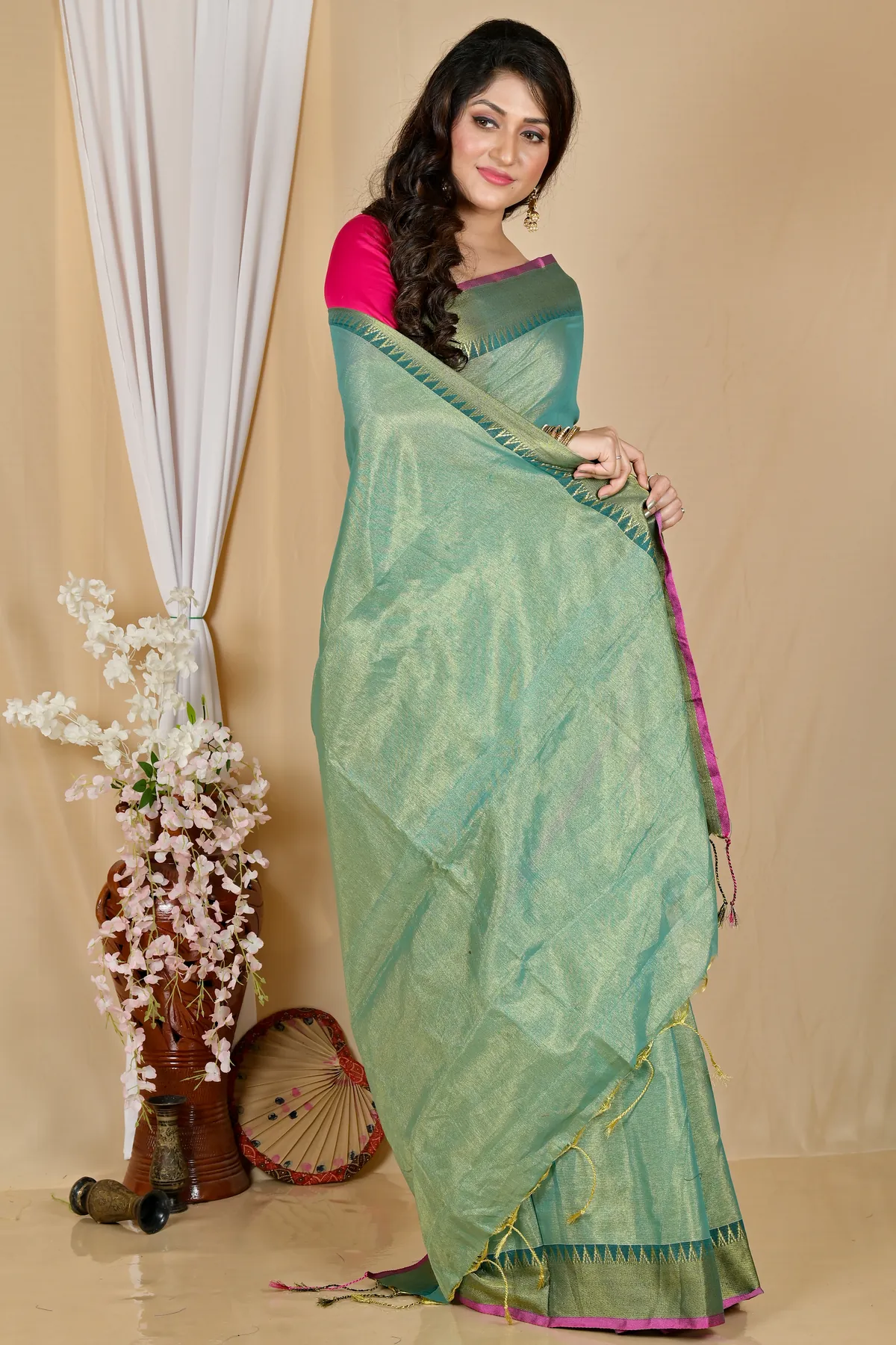 DipDiya Cotton Silk Green Tisuka Par Woven with Tradition Handloom Sarees
