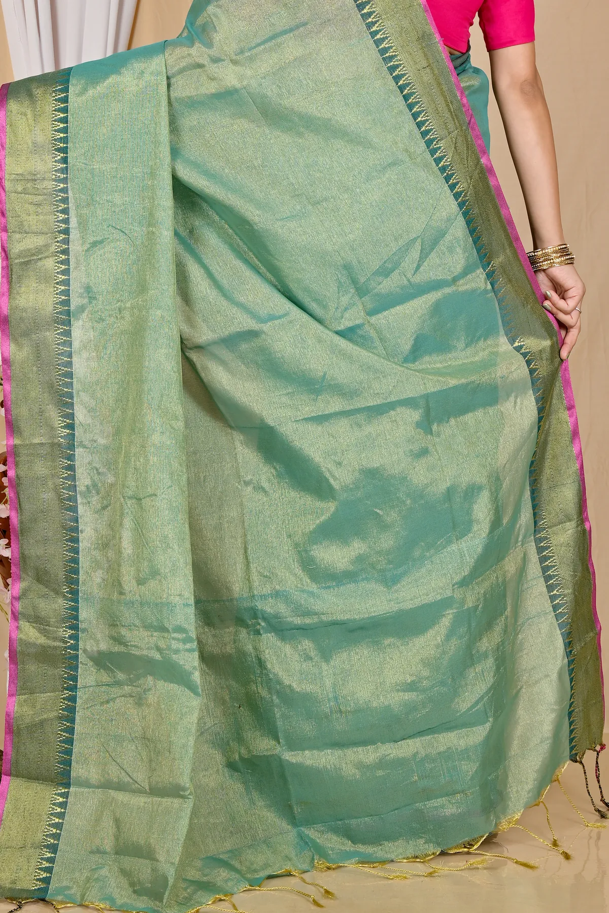 DipDiya Cotton Silk Green Tisuka Par Woven with Tradition Handloom Sarees
