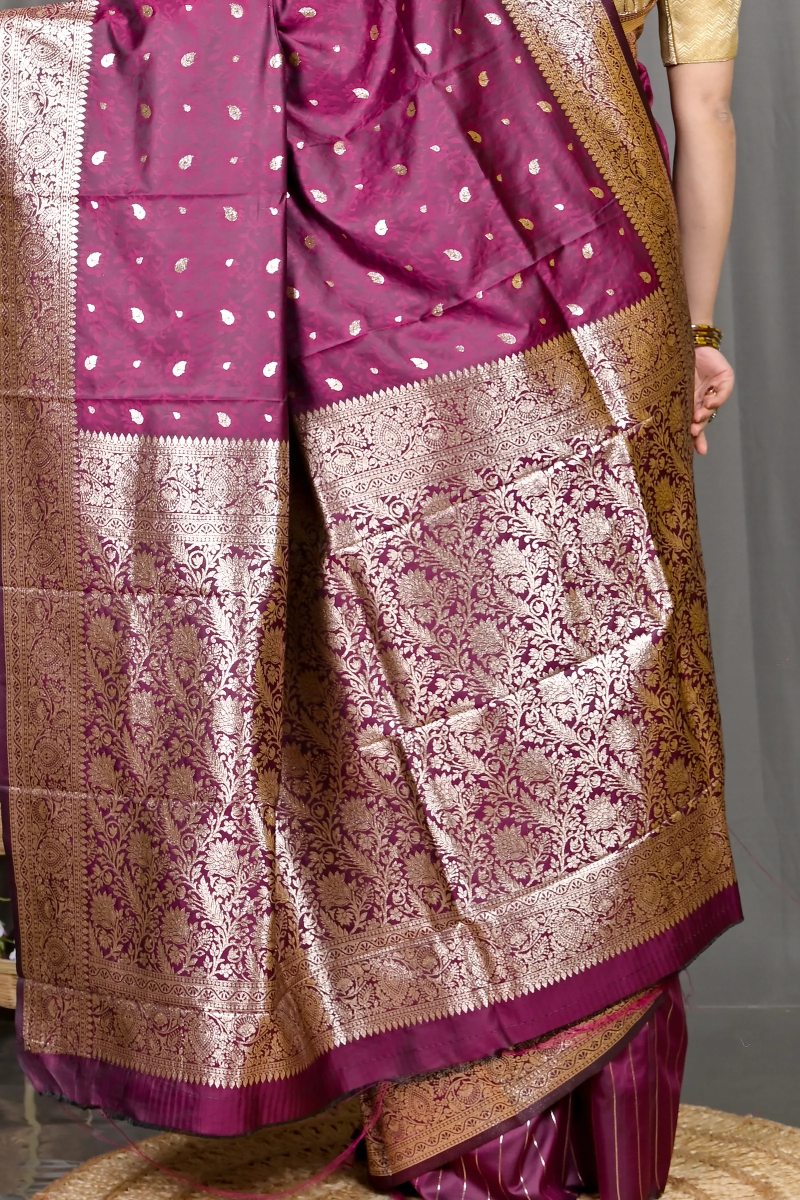 DipDiya Cotton Silk Maroon Parova Bengal’s Tradition Tanchui Sarees