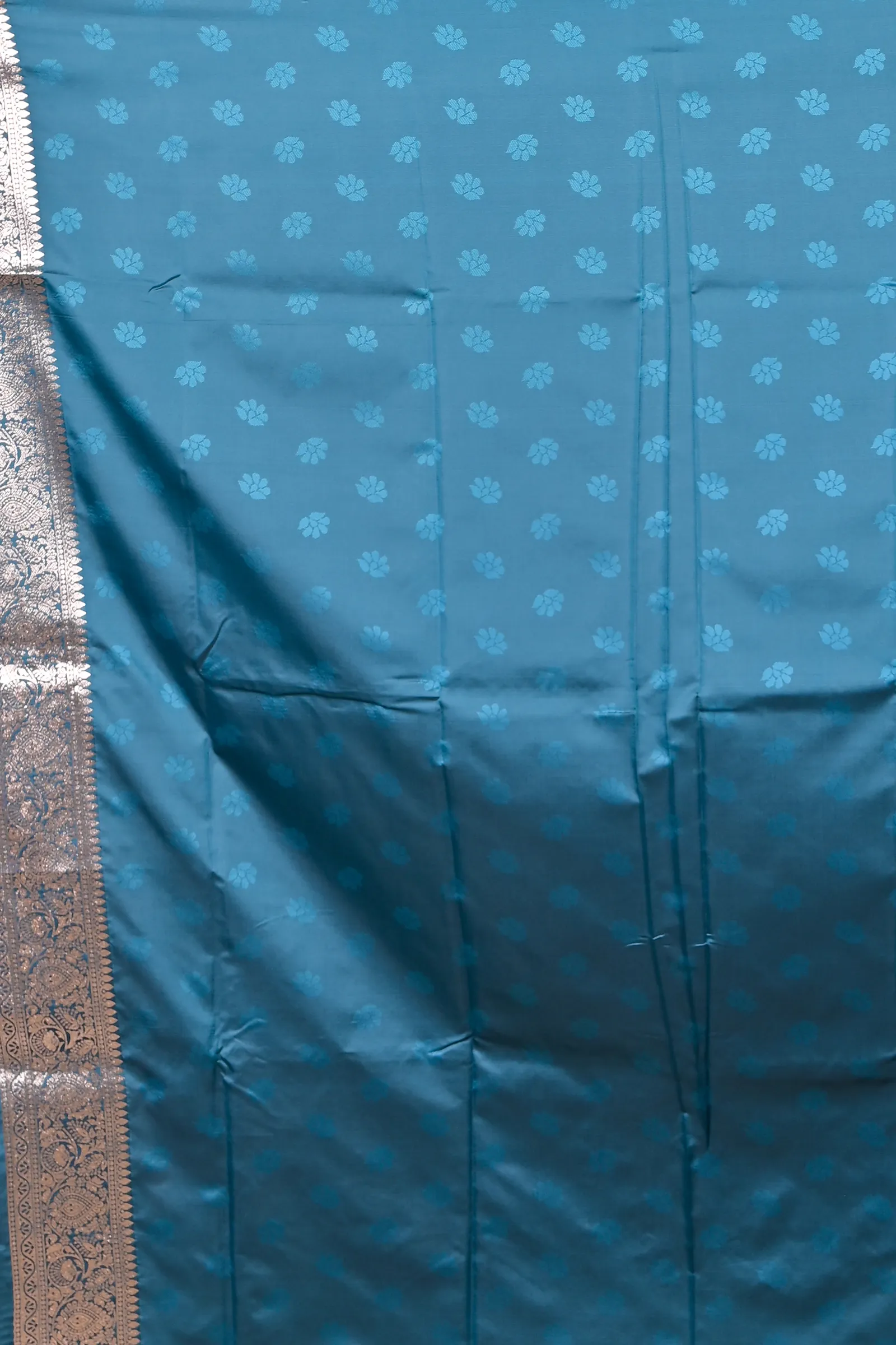 DipDiya Cotton Silk Turquoise Blue Parova Bengali Heritage Tanchui Sarees