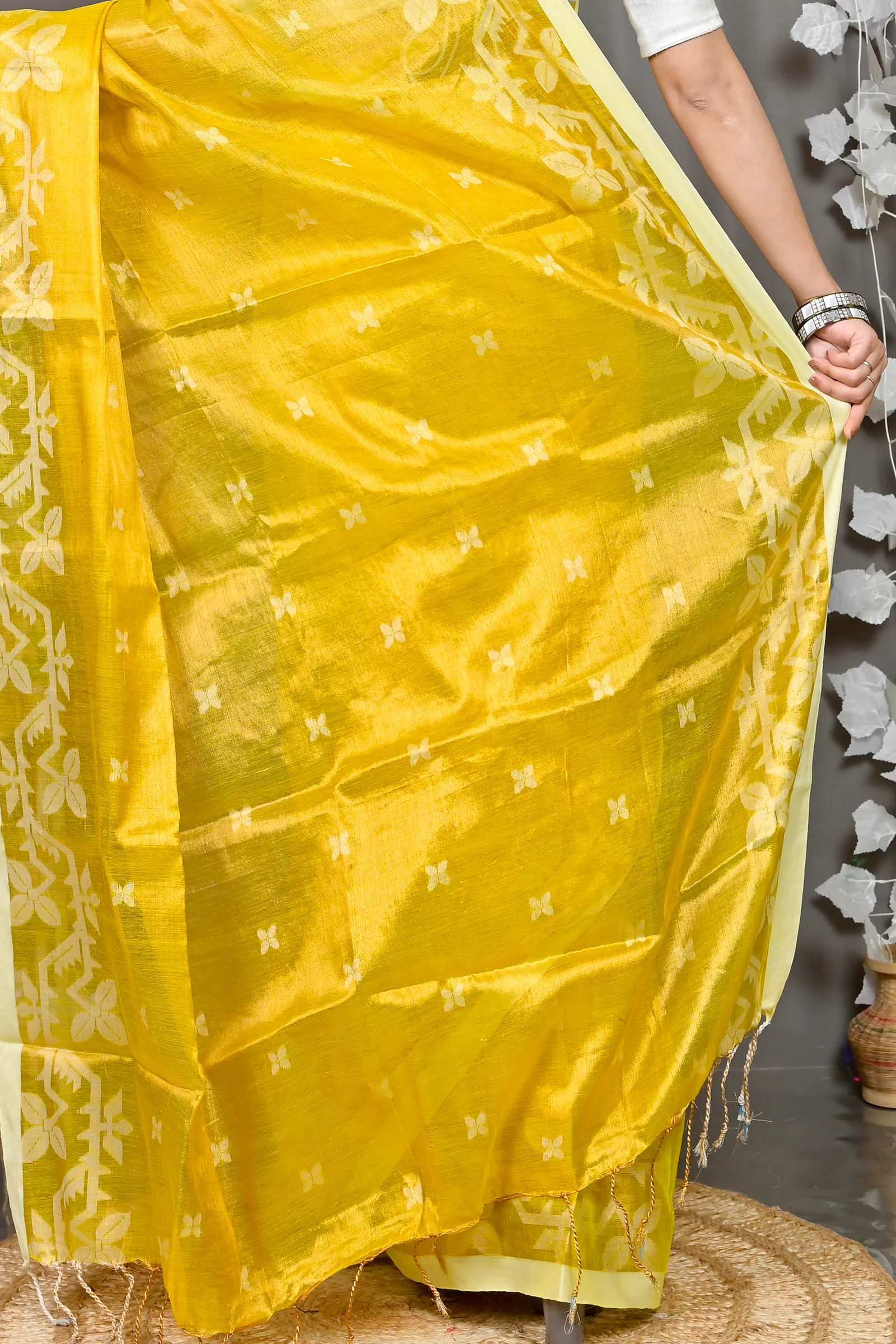 DipDiya Cotton Silk Yellow Parashar Traditional Elegance Tissue Jamdani Sarees