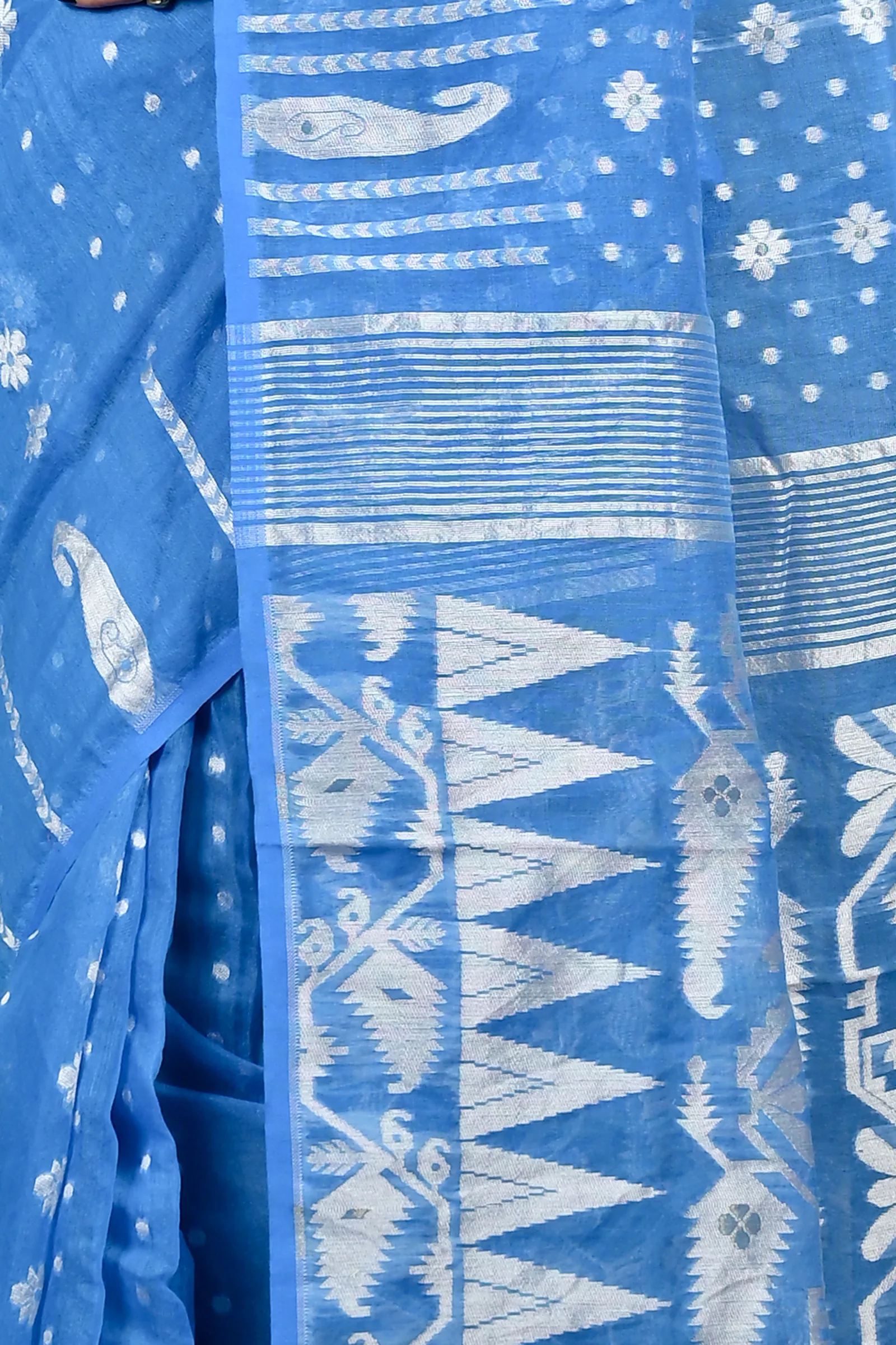 DipDiya Cotton Sky Blue Folai Crafted in Bengal Jamdani Sarees