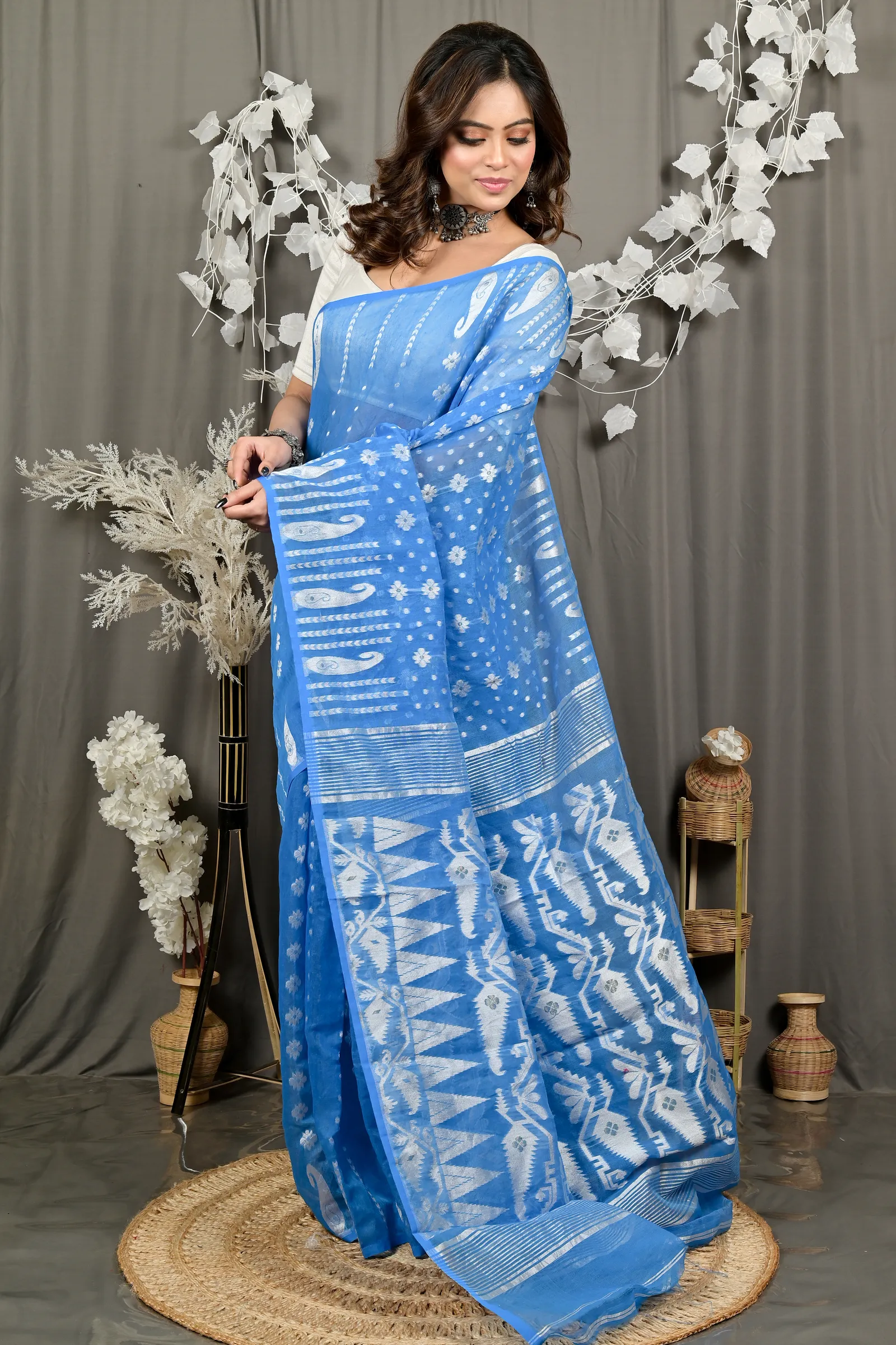 DipDiya Cotton Sky Blue Folai Crafted in Bengal Jamdani Sarees