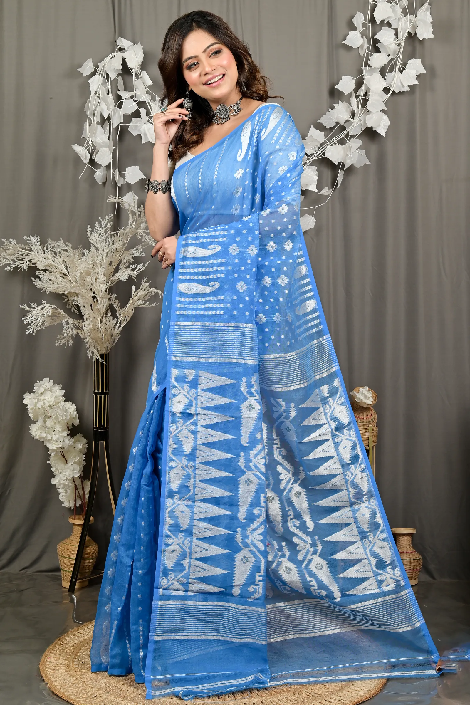 DipDiya Cotton Sky Blue Folai Crafted in Bengal Jamdani Sarees