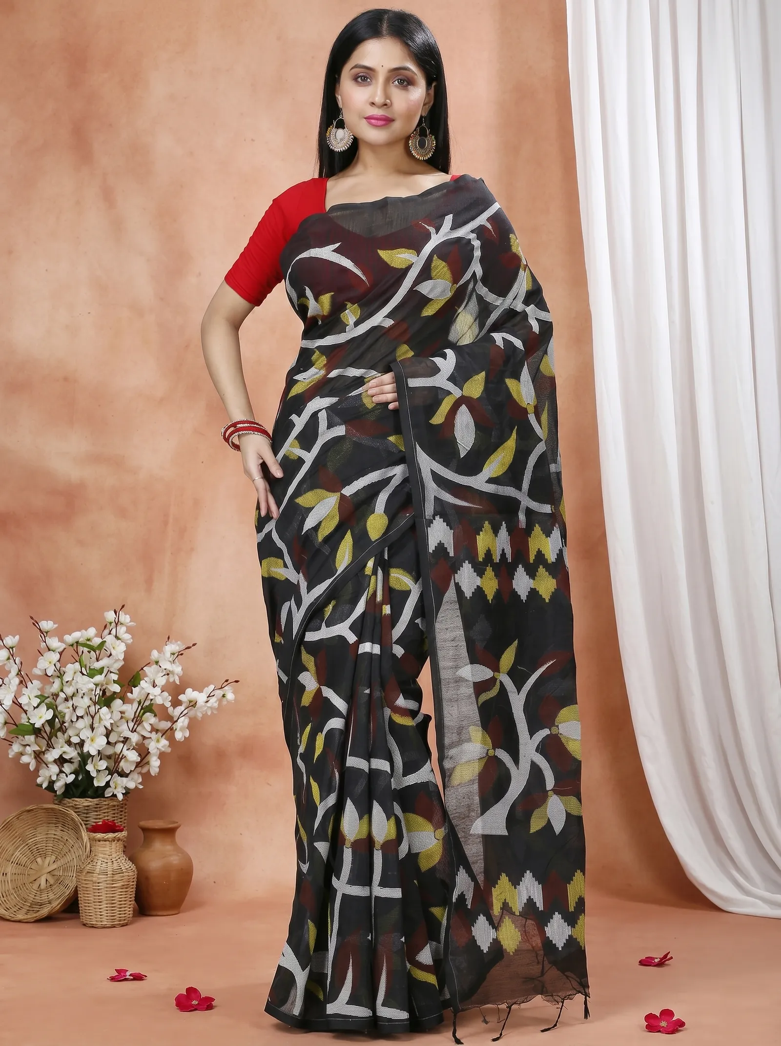 DipDiya Cotton  Traditional Bengali Black Artisan Crafted Naren Handloom Saree