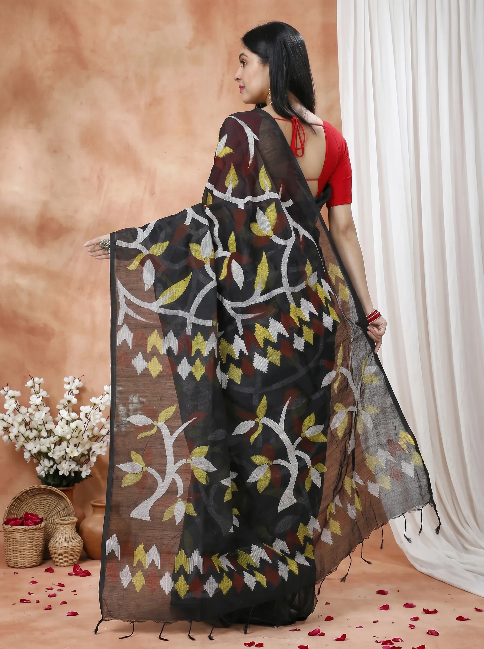 DipDiya Cotton  Traditional Bengali Black Artisan Crafted Naren Handloom Saree