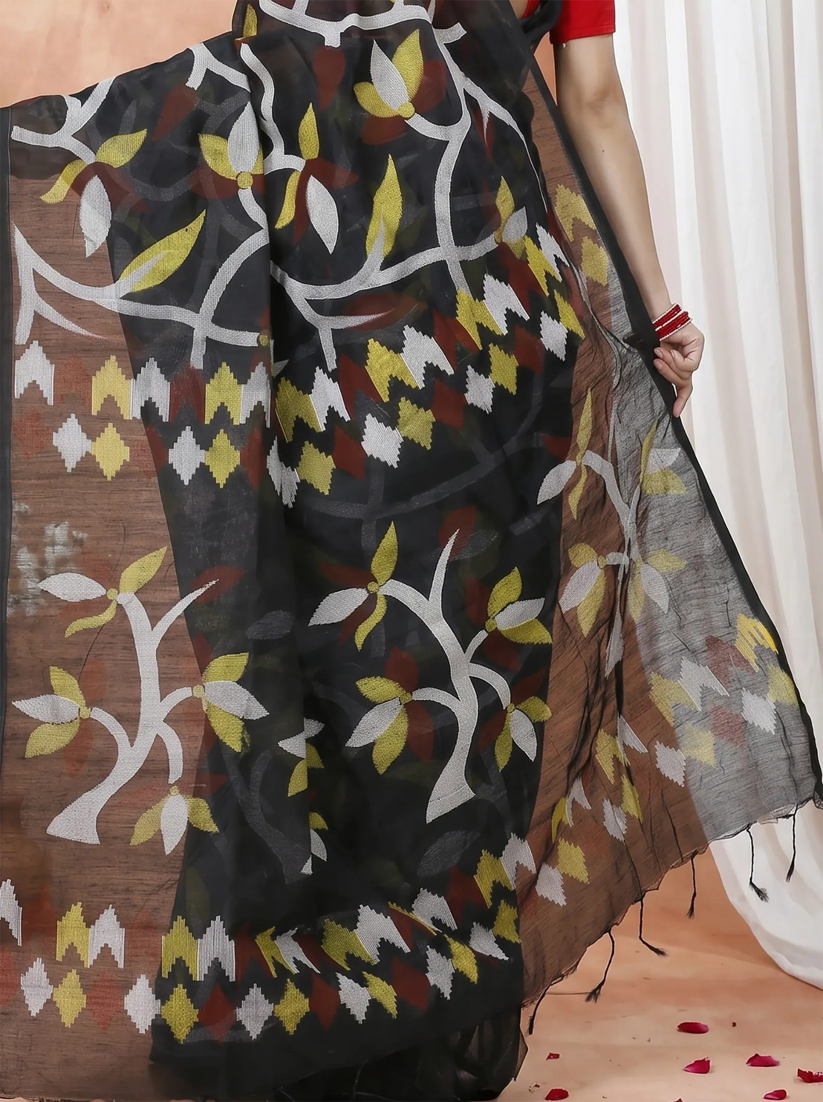 DipDiya Cotton  Traditional Bengali Black Artisan Crafted Naren Handloom Saree