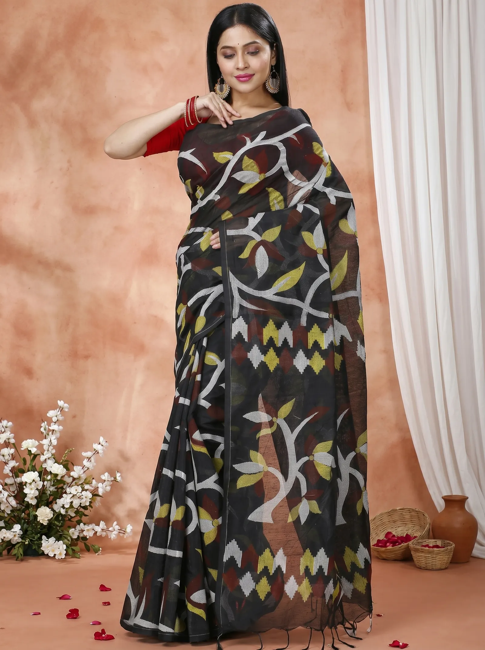 DipDiya Cotton  Traditional Bengali Black Artisan Crafted Naren Handloom Saree