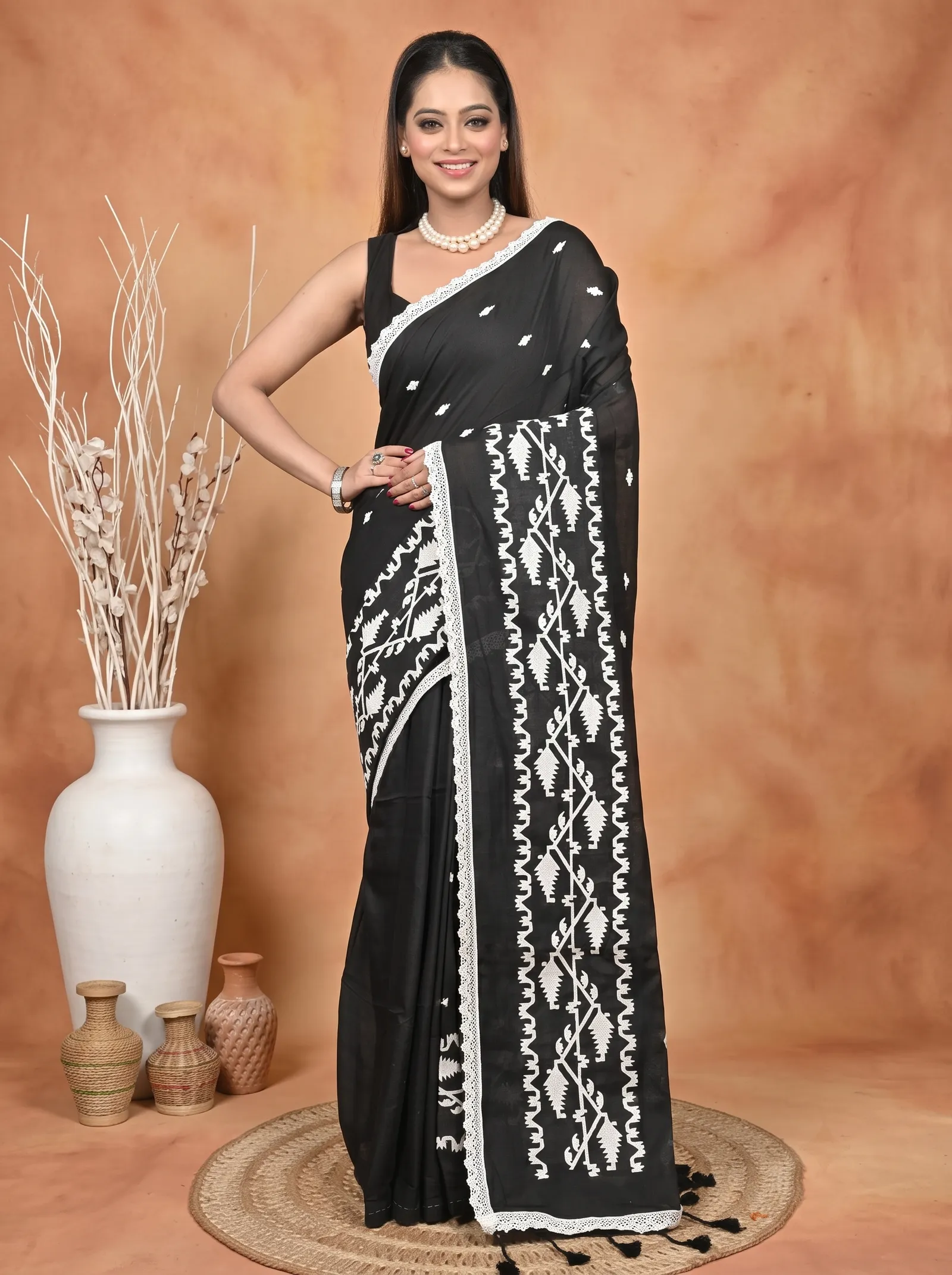 DipDiya Cotton  Traditional Bengali Black Artisan Crafted Parepu Handloom Saree