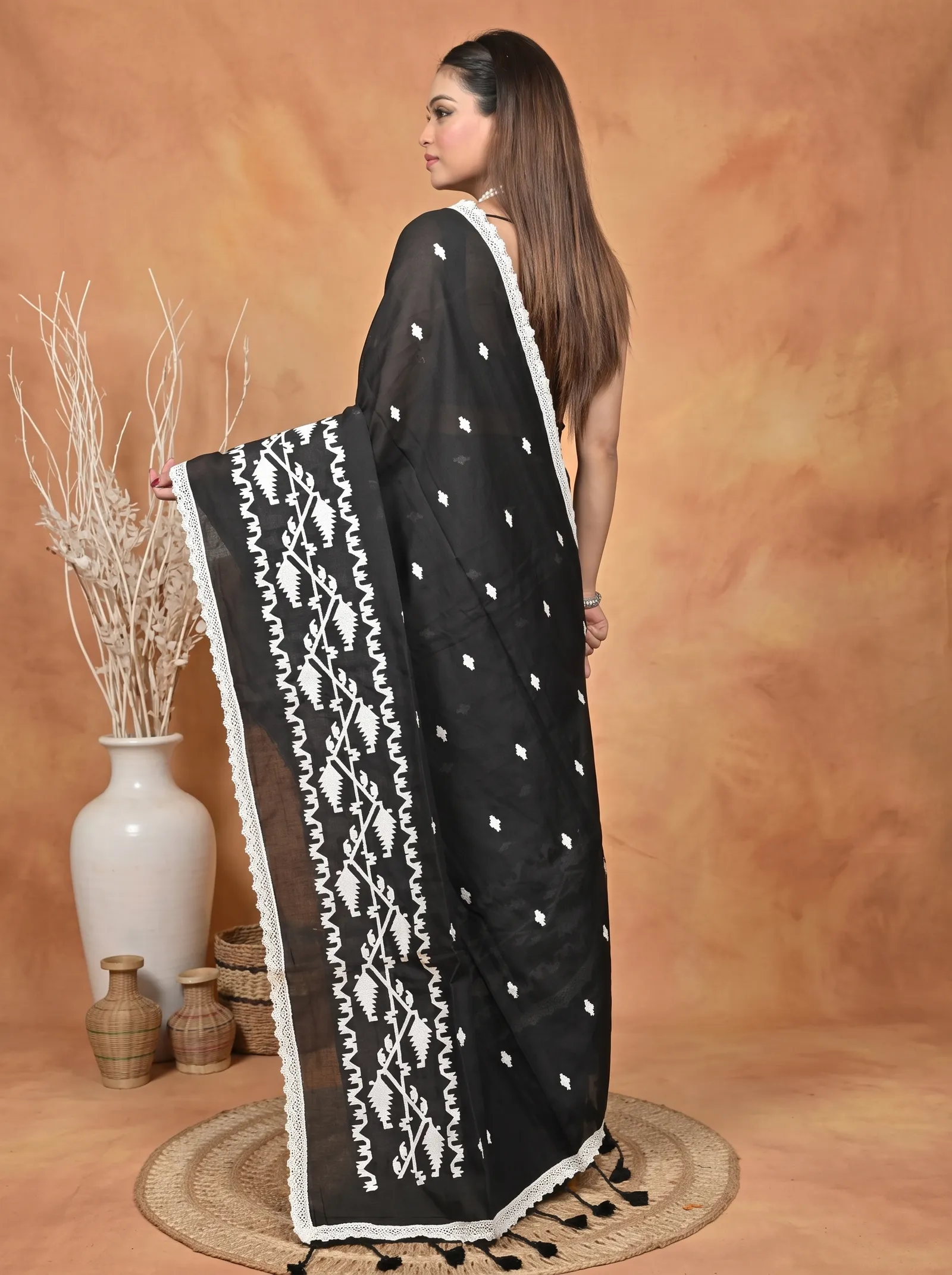 DipDiya Cotton  Traditional Bengali Black Artisan Crafted Parepu Handloom Saree