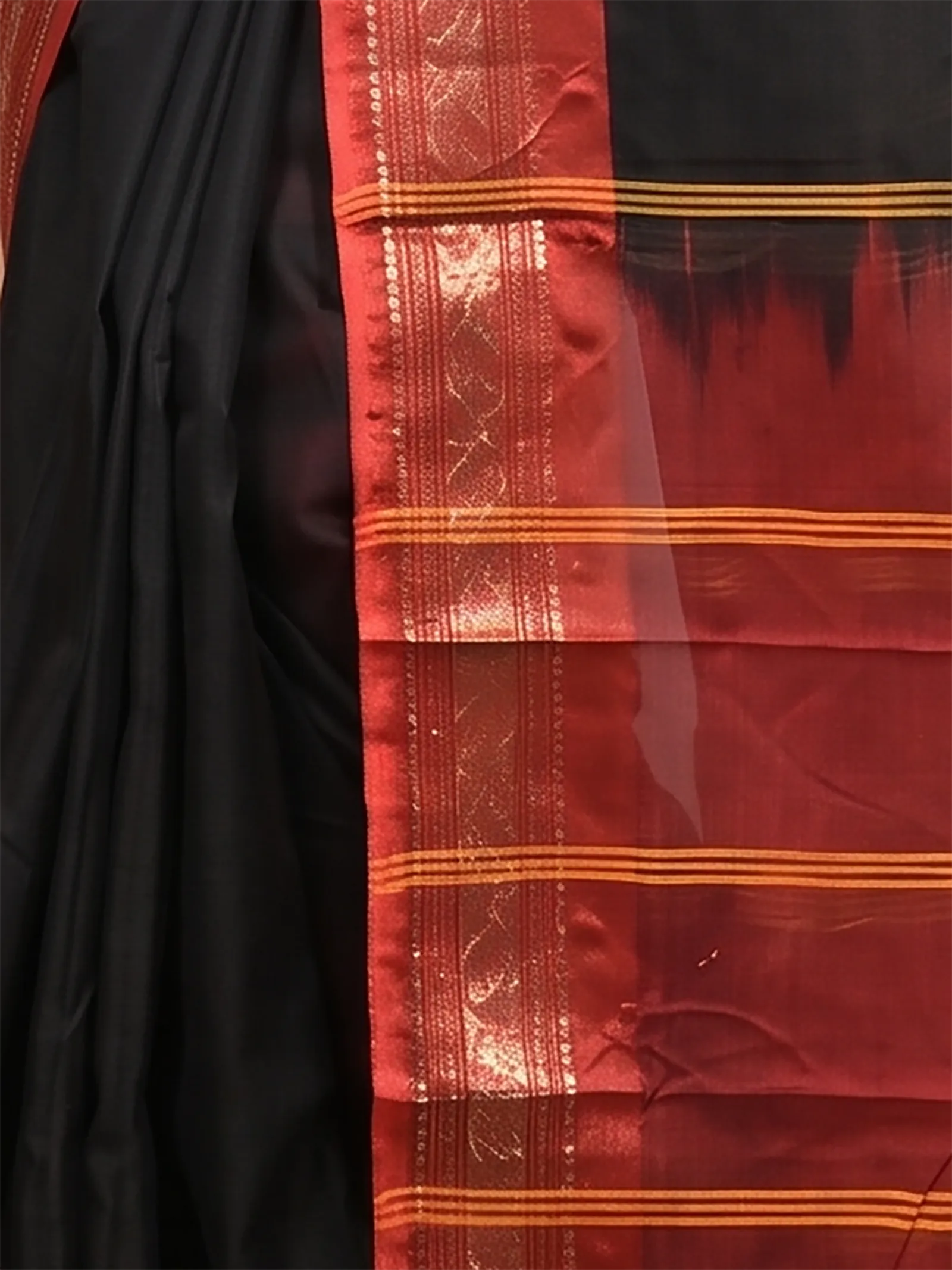 DipDiya Cotton  Traditional Bengali Black Red Artisan Crafted Parlik Gadwal Saree