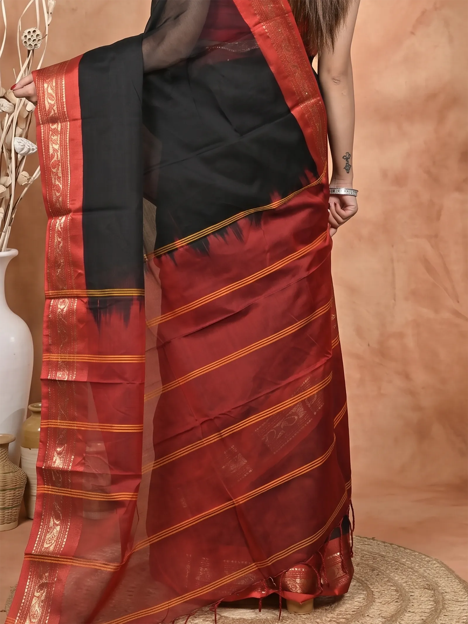 DipDiya Cotton  Traditional Bengali Black Red Artisan Crafted Parlik Gadwal Saree